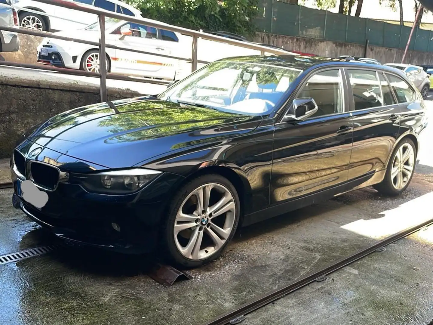 BMW 320 320d Touring - 1