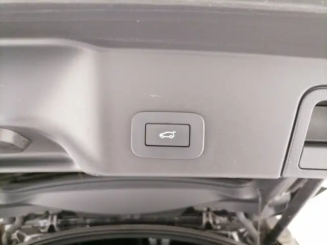 Land Rover Range Rover Evoque view 12