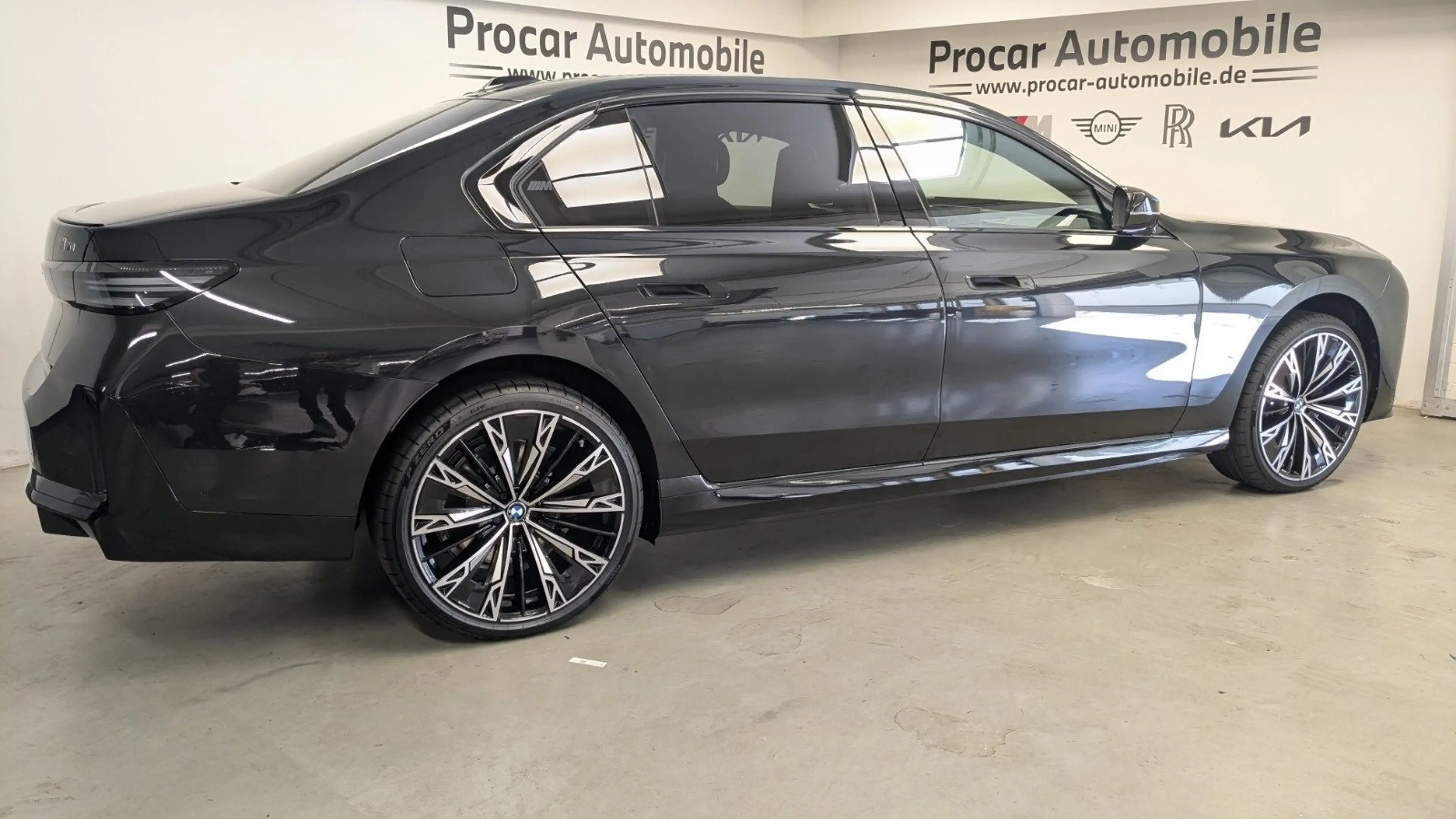 BMW i7 M70 xDrive Limousine M Sport HUD PANO ACC LM — photo 5