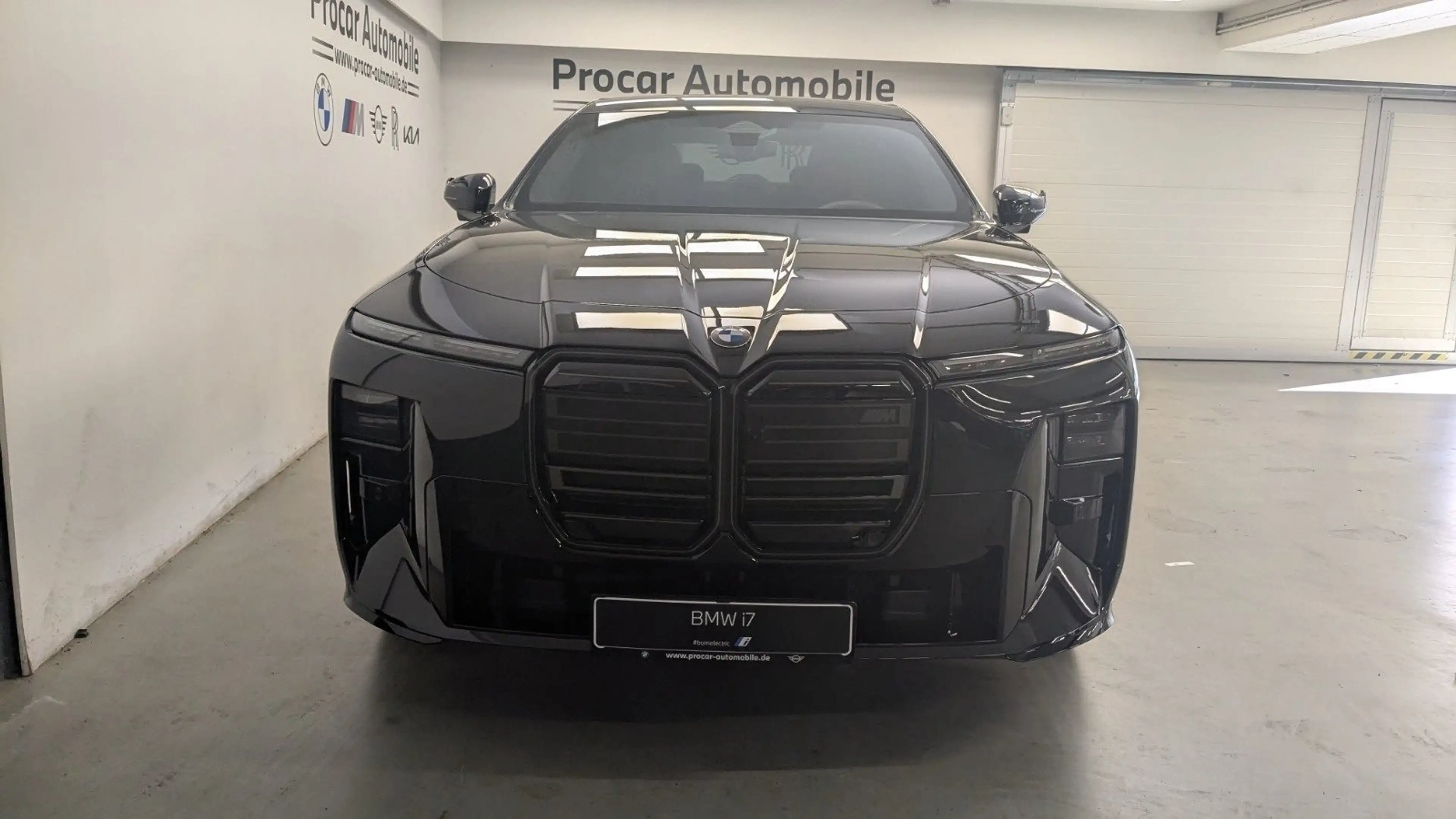 BMW i7 M70 xDrive Limousine M Sport HUD PANO ACC LM — photo 3