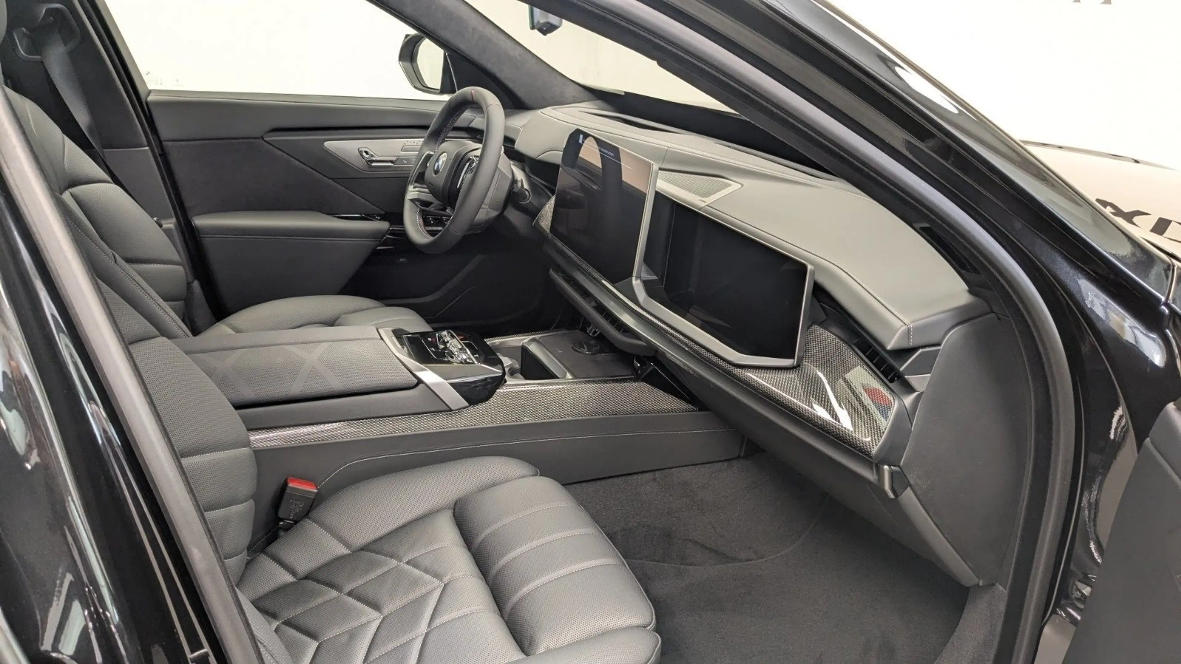 BMW i7 M70 xDrive Limousine M Sport HUD PANO ACC LM — photo 6