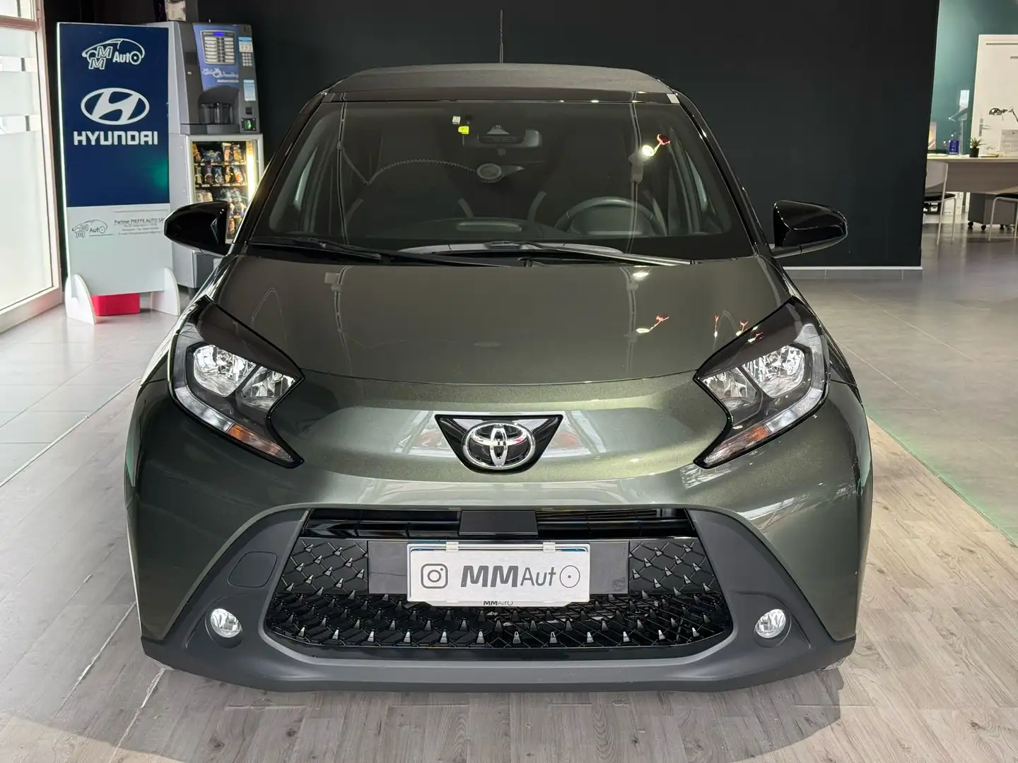 Toyota Aygo X 70cv CVT Trend AIR Verde - 2