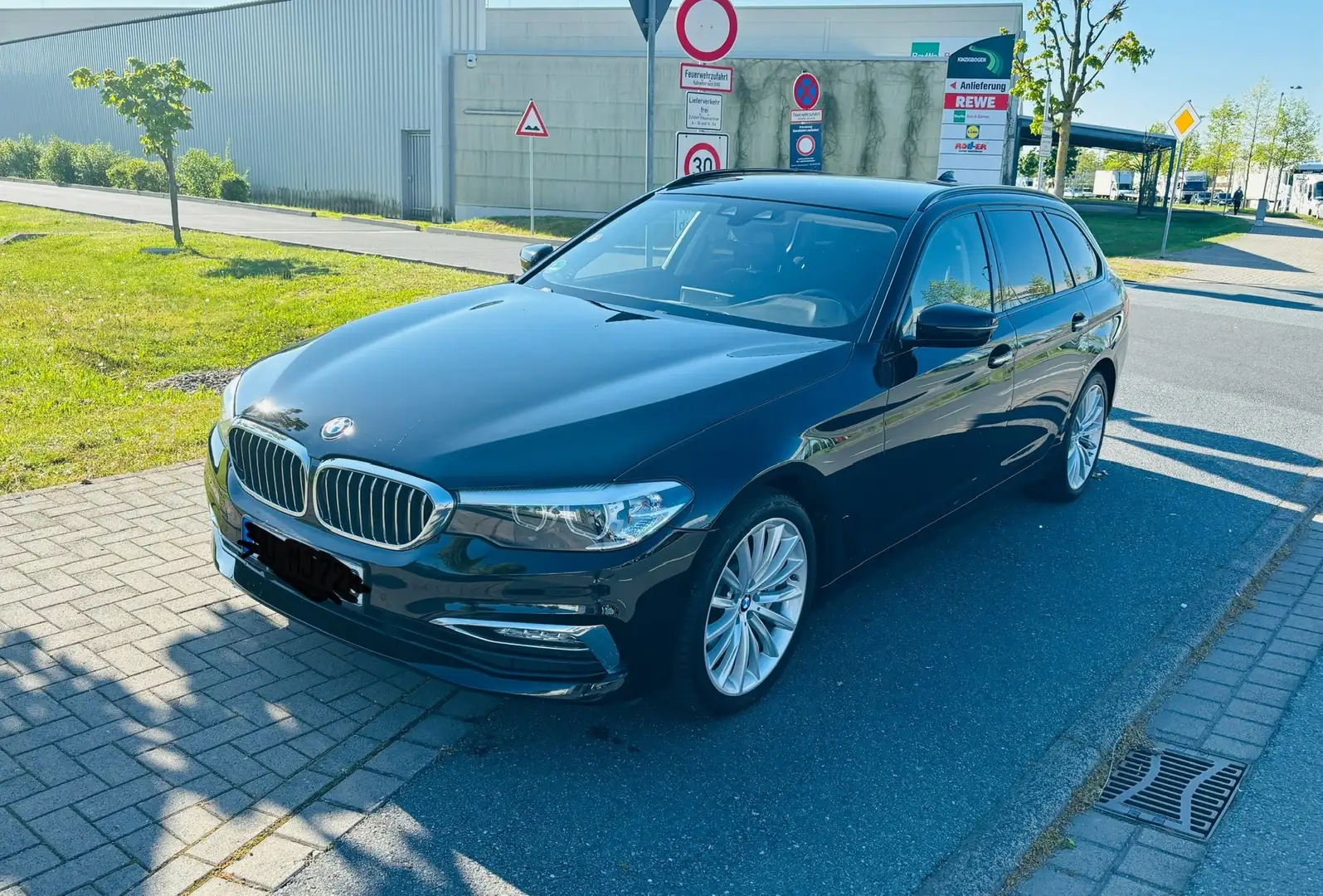 BMW 530 530 i Luxury Line Schwarz - 2