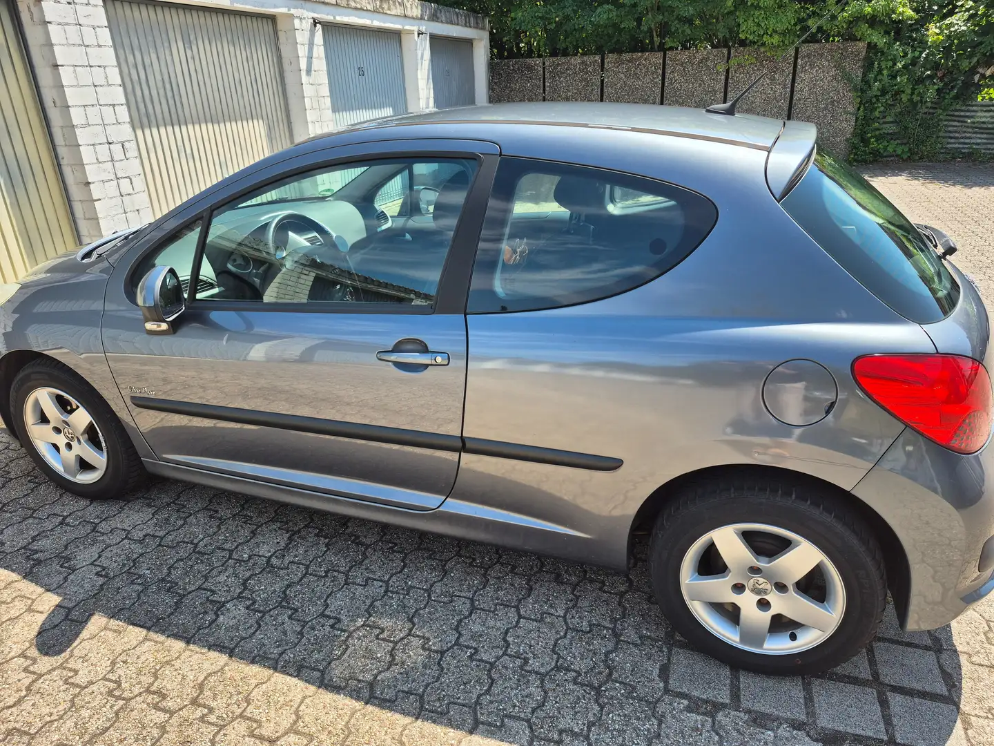 Peugeot 207 207 95 VTi Urban Move Grau - 1