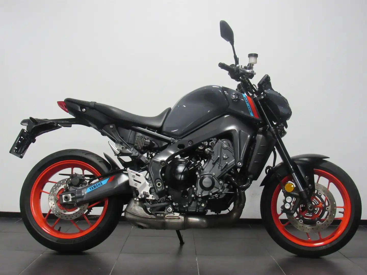 Yamaha MT-09 ABS Grijs - 1