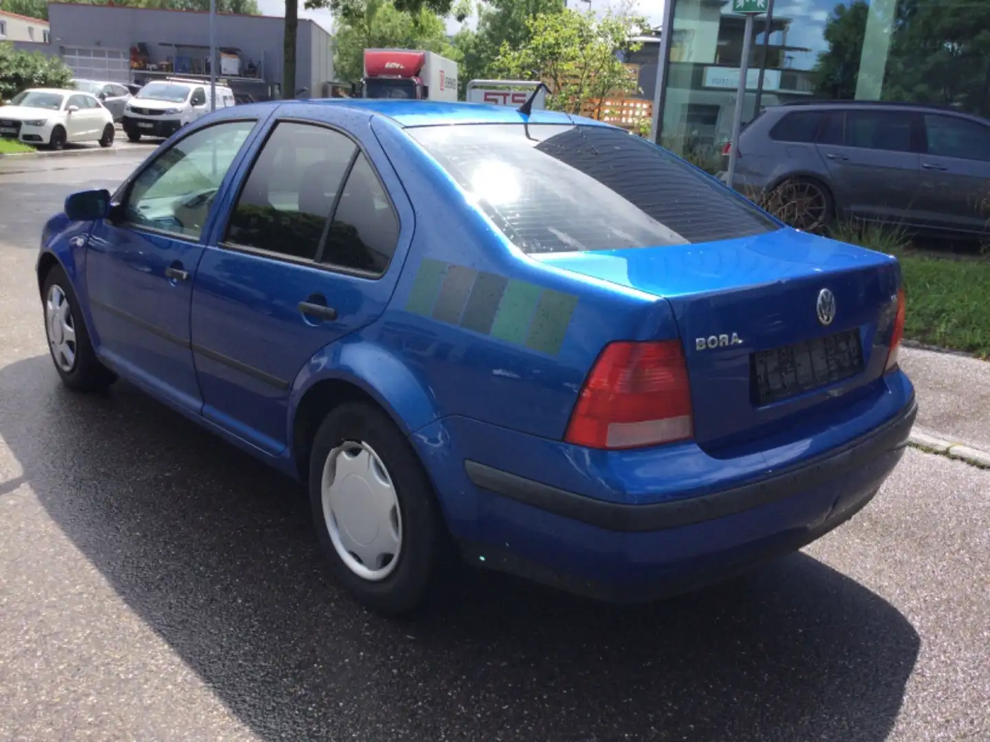 Volkswagen Bora 1.6 Auto AUTOMATIK Blue - 1
