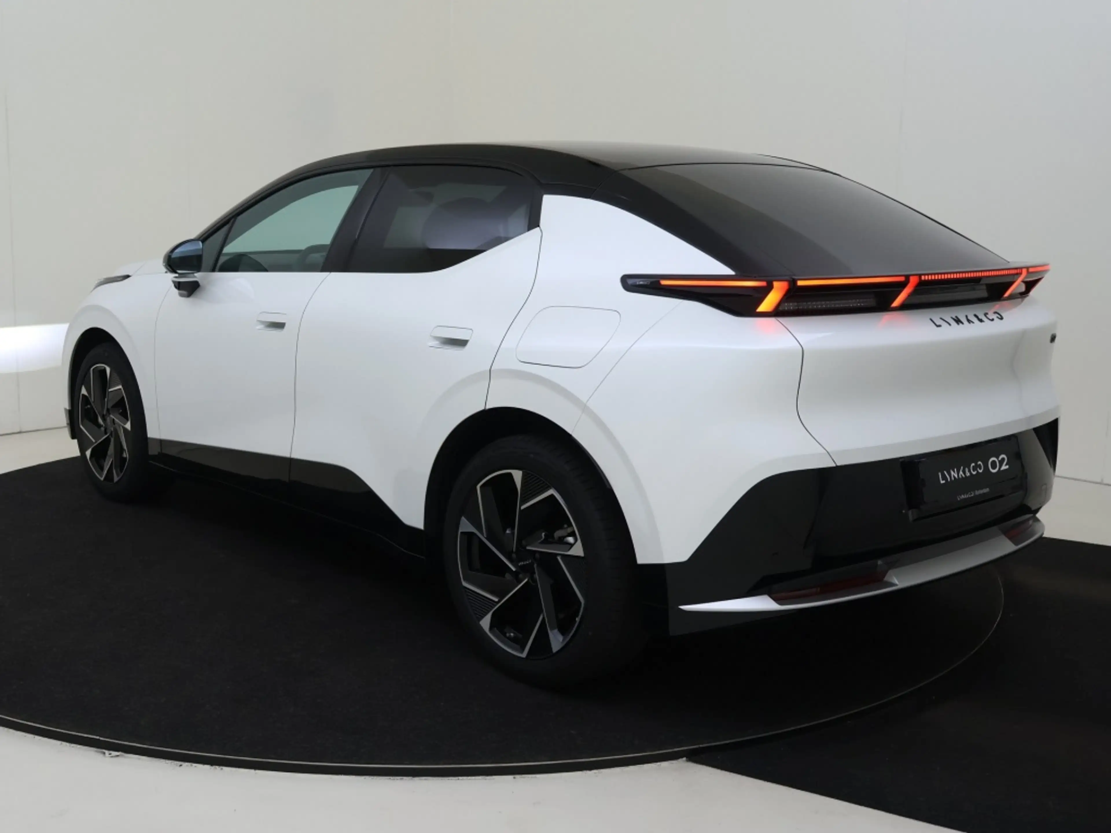 Lynk & Co 02 | MORE | NIEUW TE BESTELLEN | Panoramadak | 360° C — photo 4