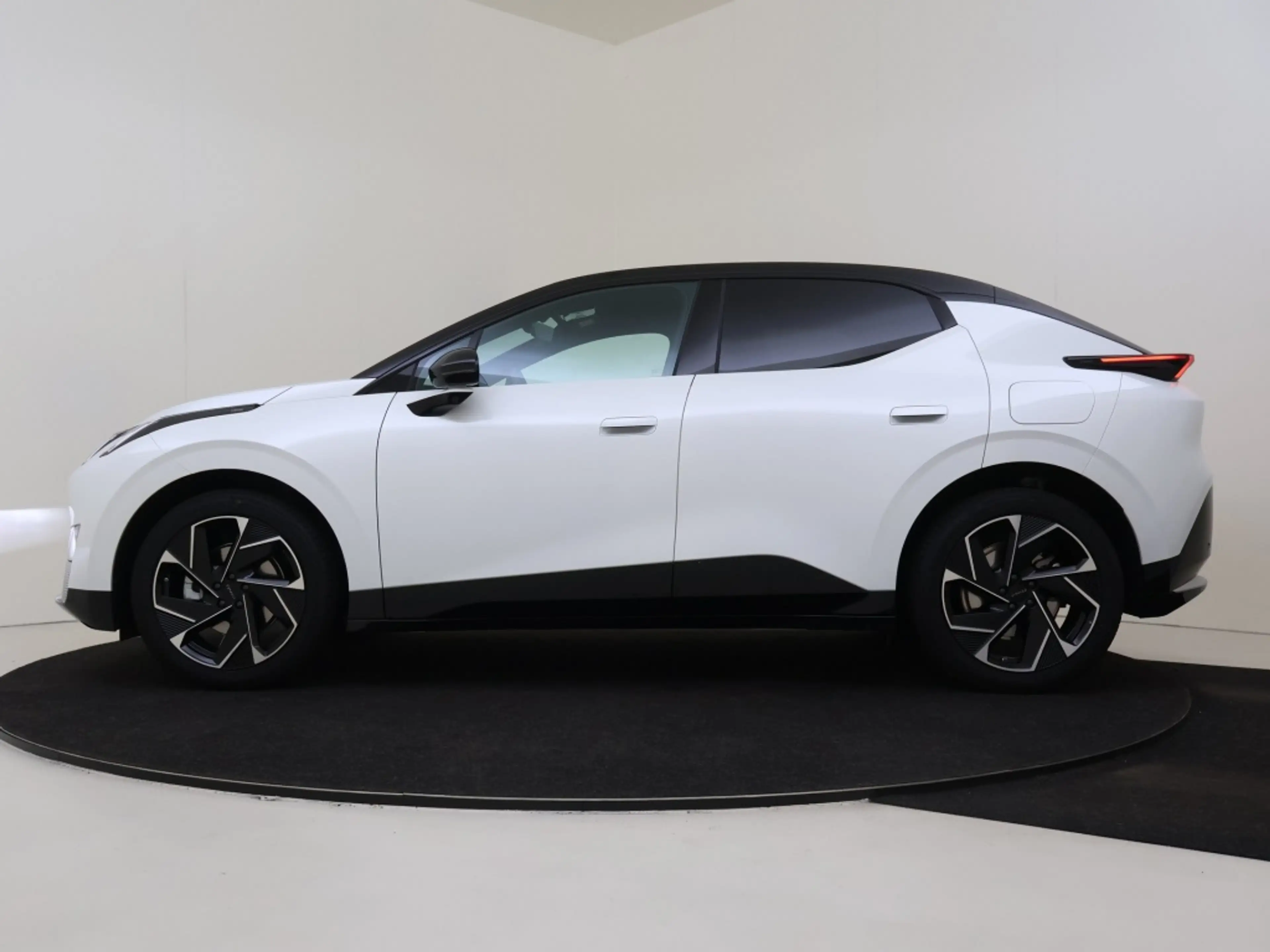 Lynk & Co 02 | MORE | NIEUW TE BESTELLEN | Panoramadak | 360° C — photo 2