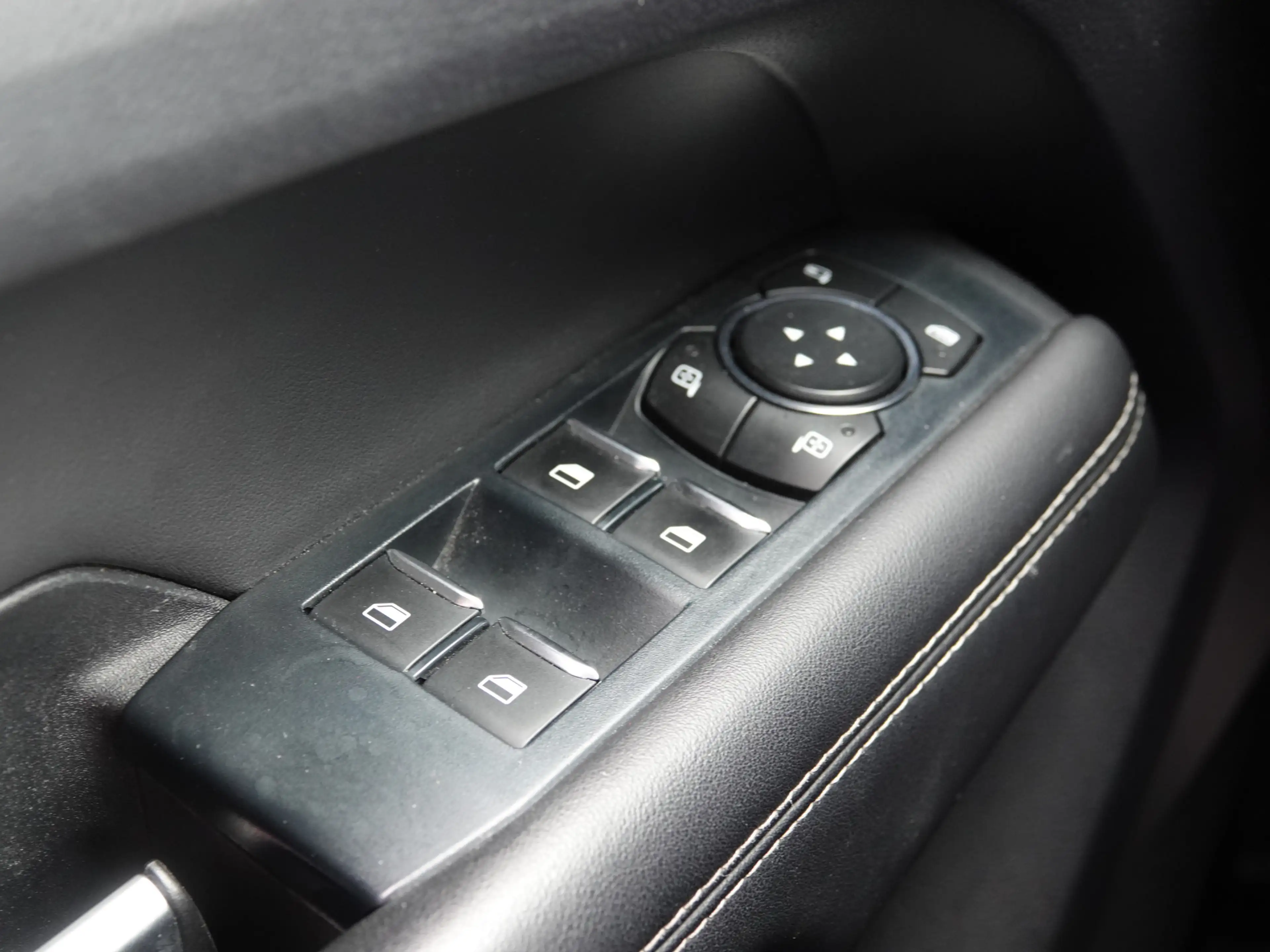 Volkswagen Amarok 3.0 TDI V6 4Motion Aventura BOMVOL | LEER | ELEK. — photo 41