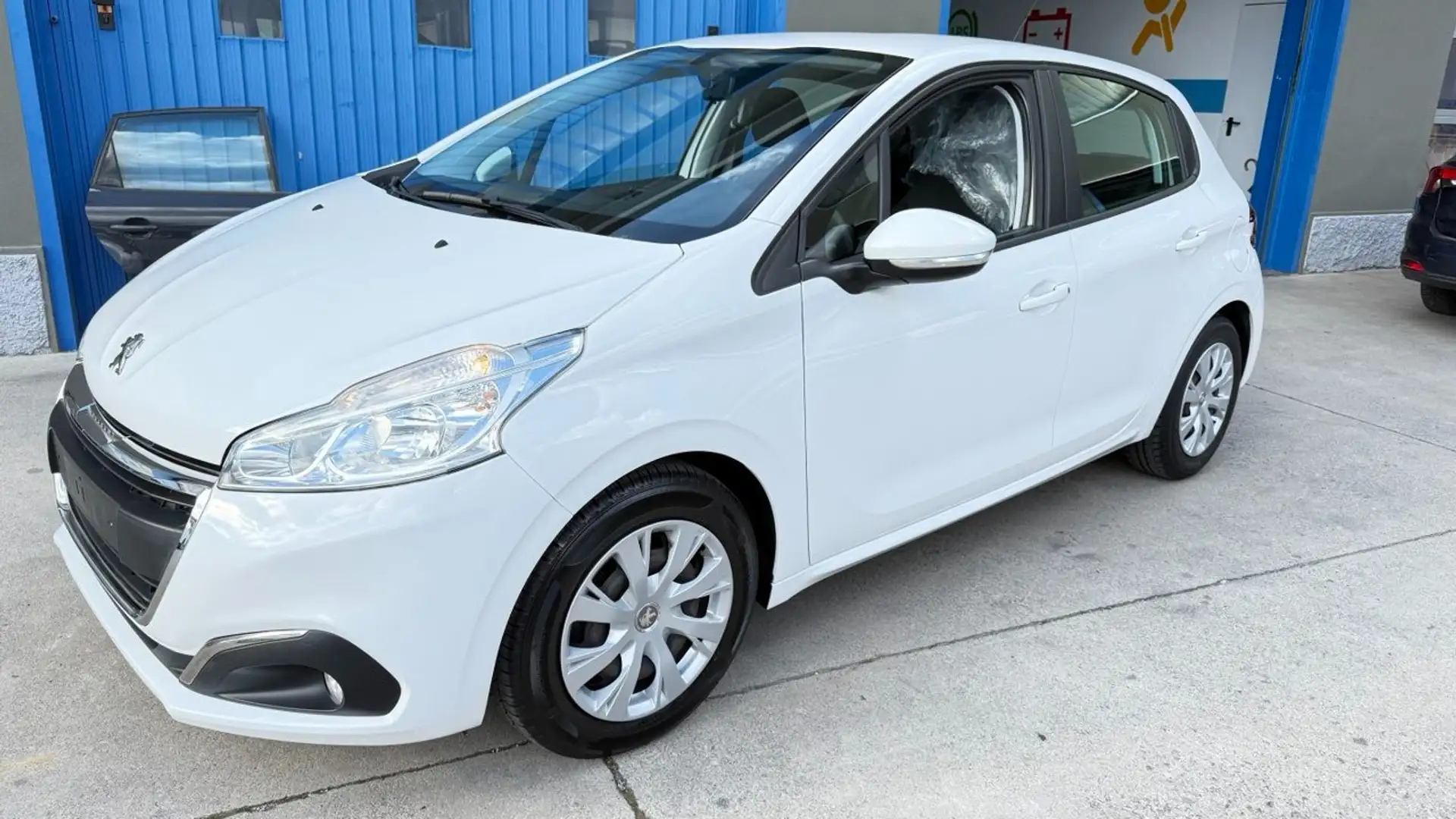 Peugeot 208 5p 1.6 bluehdi Active s Blanco - 1