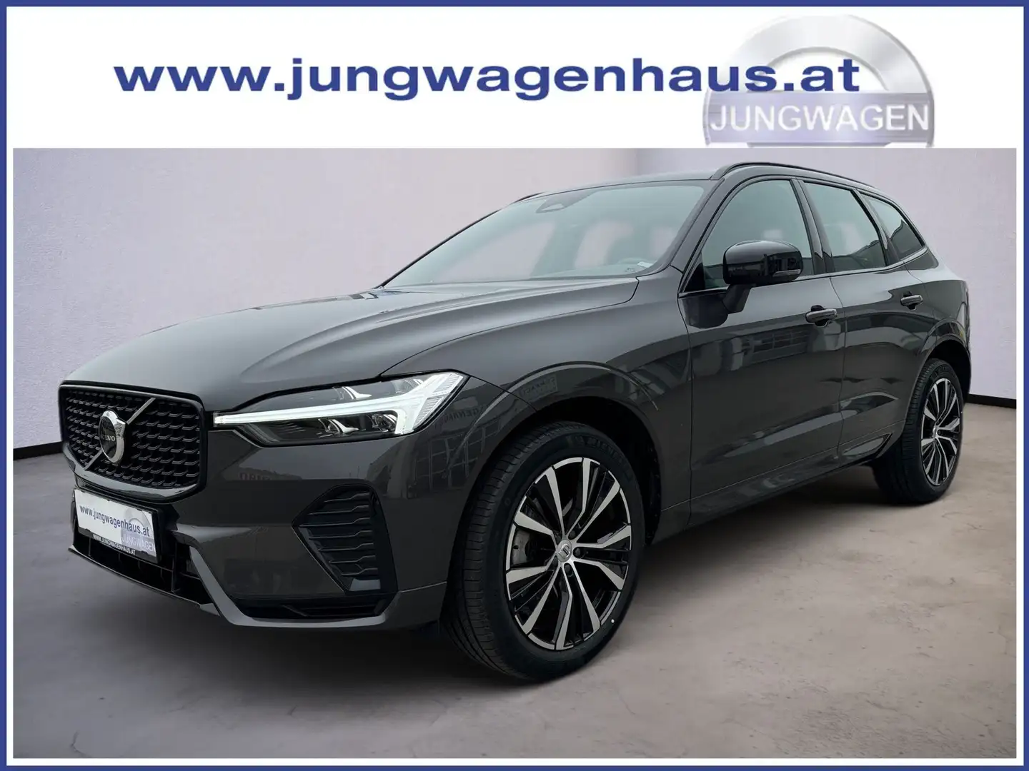 Volvo XC60 B4 Mild-Hybrid Plus Dark Aut. SD NP 71.341.- Grau - 1