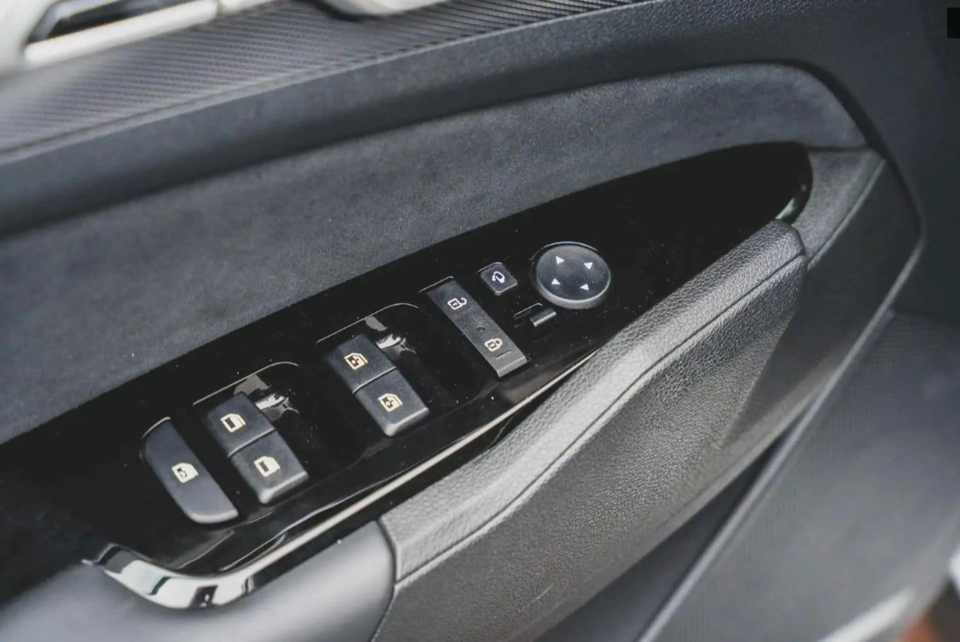 Kia Sportage 1.6 T-GDi Plug-in Hybrid AWD DynamicPlusLine — photo 14