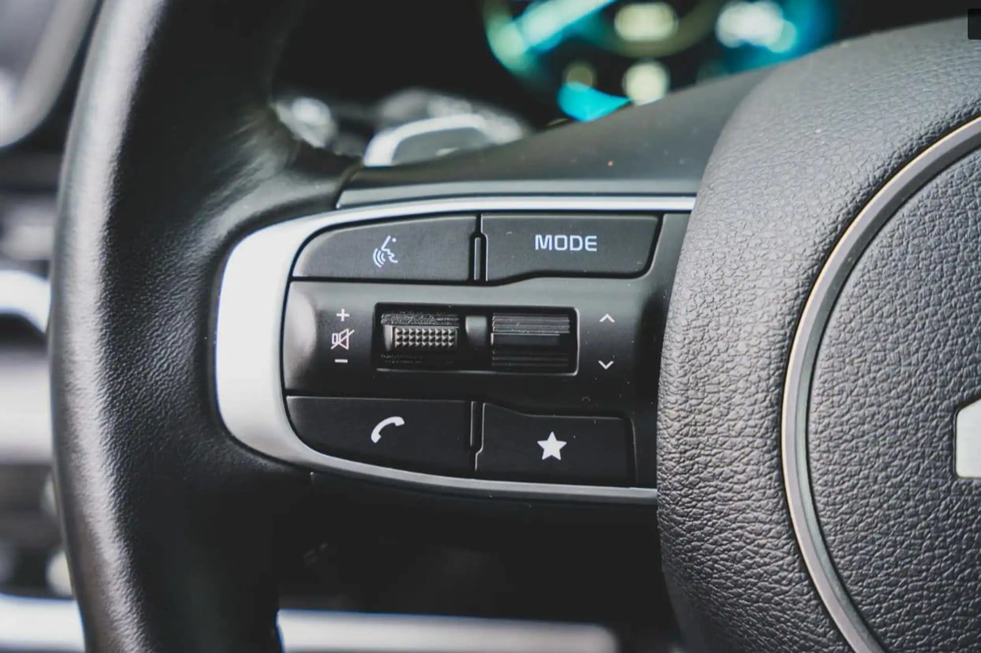 Kia Sportage 1.6 T-GDi Plug-in Hybrid AWD DynamicPlusLine — photo 8