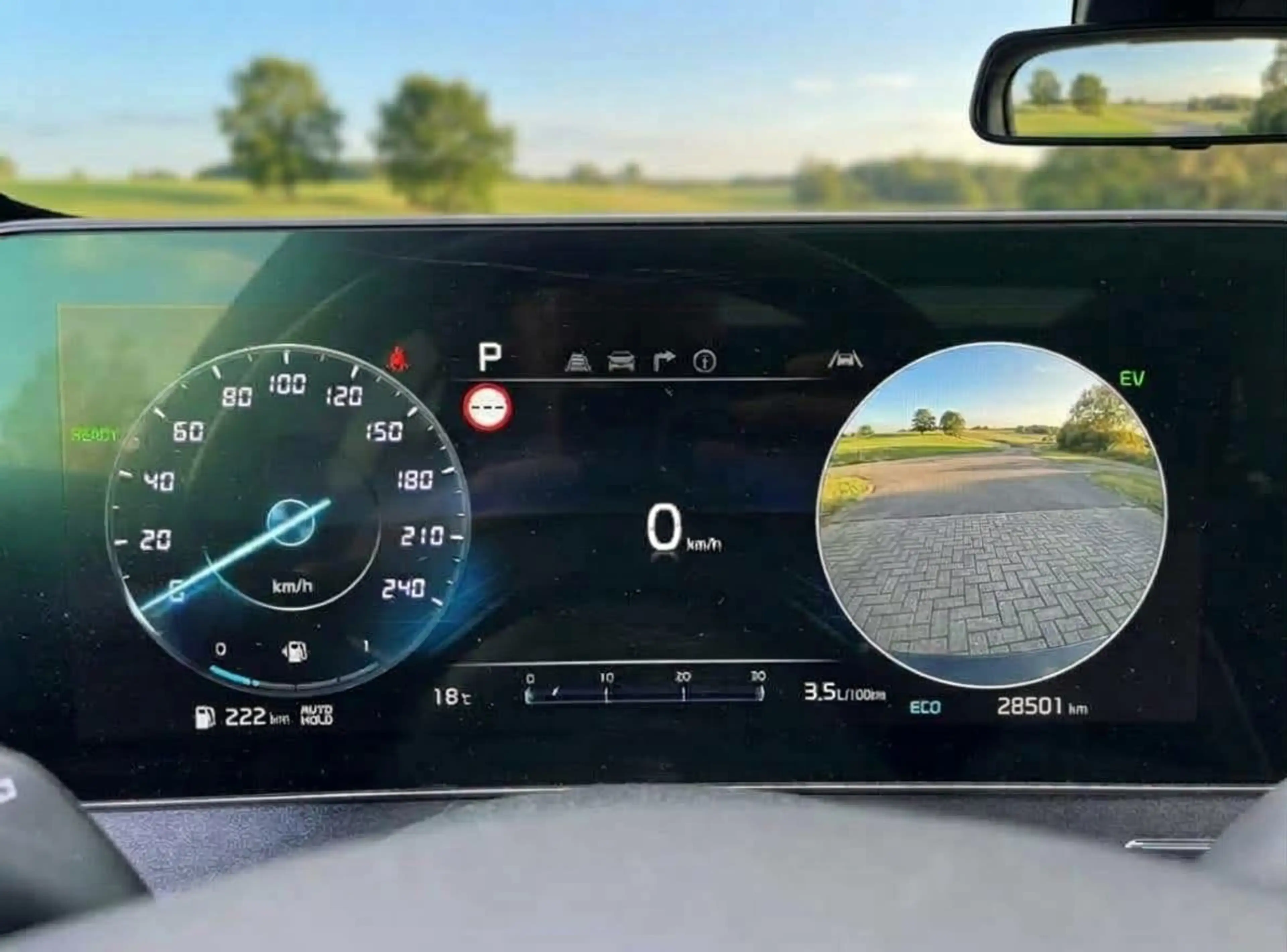 Kia Sportage 1.6 T-GDi Plug-in Hybrid AWD DynamicPlusLine — photo 12