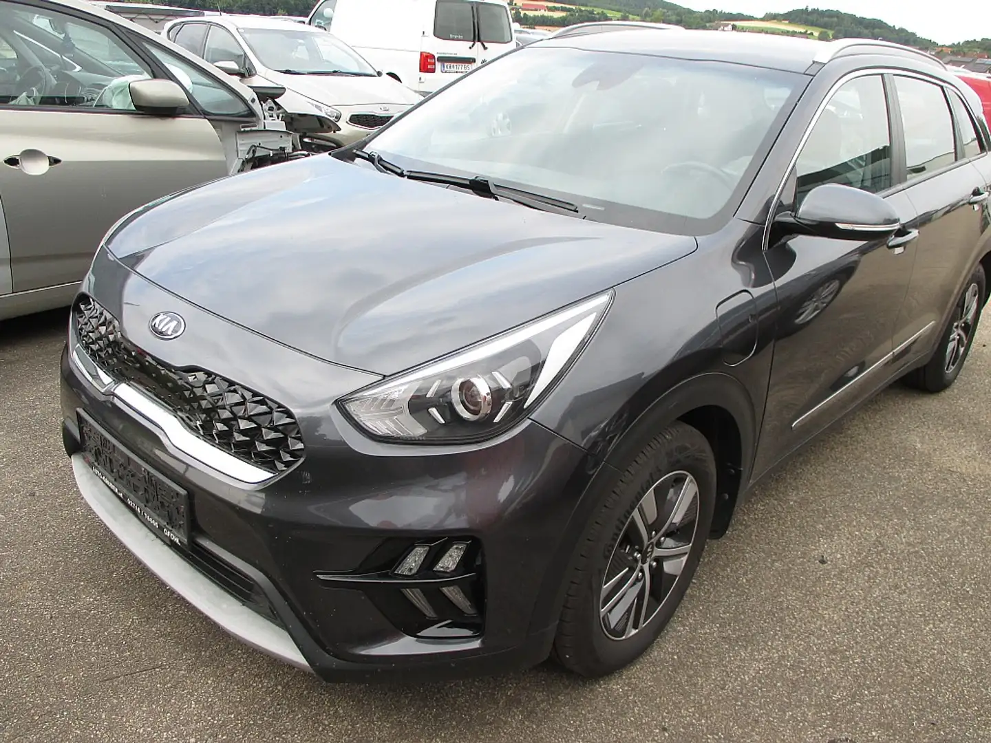 Kia Niro 1,6 GDI GPF Plug-In Hybrid PHEV Silber DCT Grau - 1