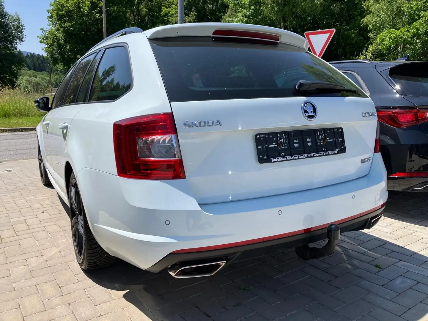 Skoda Octavia Combi 2.0 TSI RS, ALU18", XENON, AHZV, FRONTSCH.BZ Blanc - 2