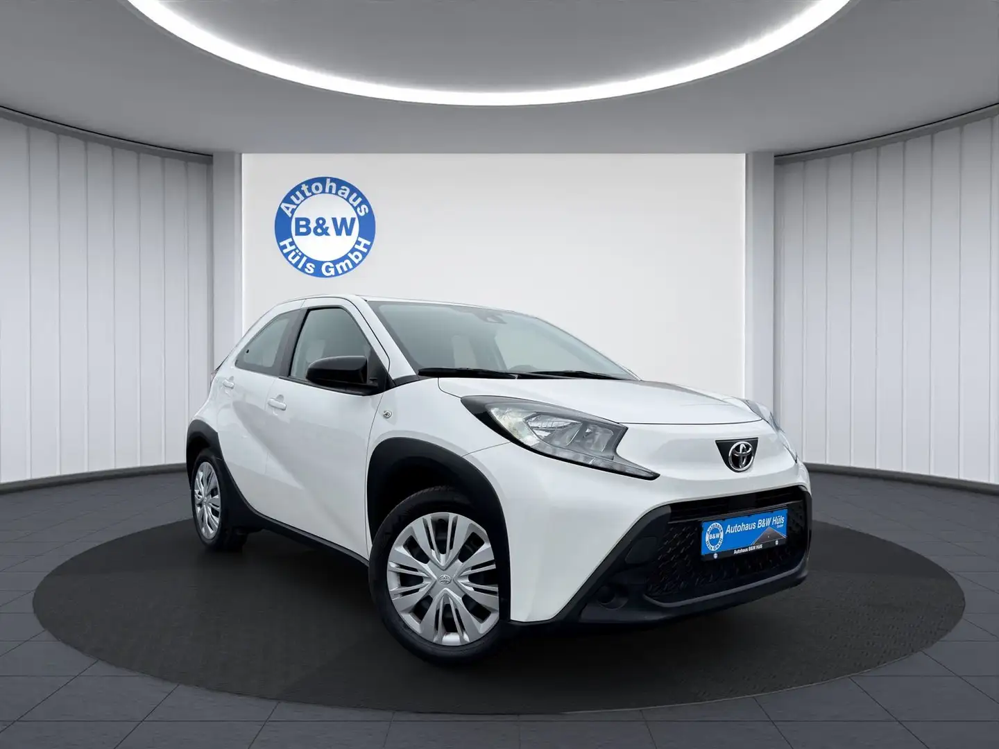Toyota Aygo X Play*1.Hand*KAMERA*KLIMA*NAVI* Blanc - 1