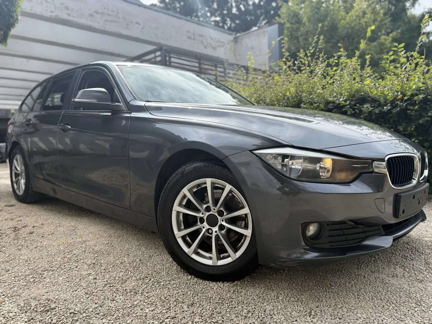 BMW 318 d Touring Gris - 1