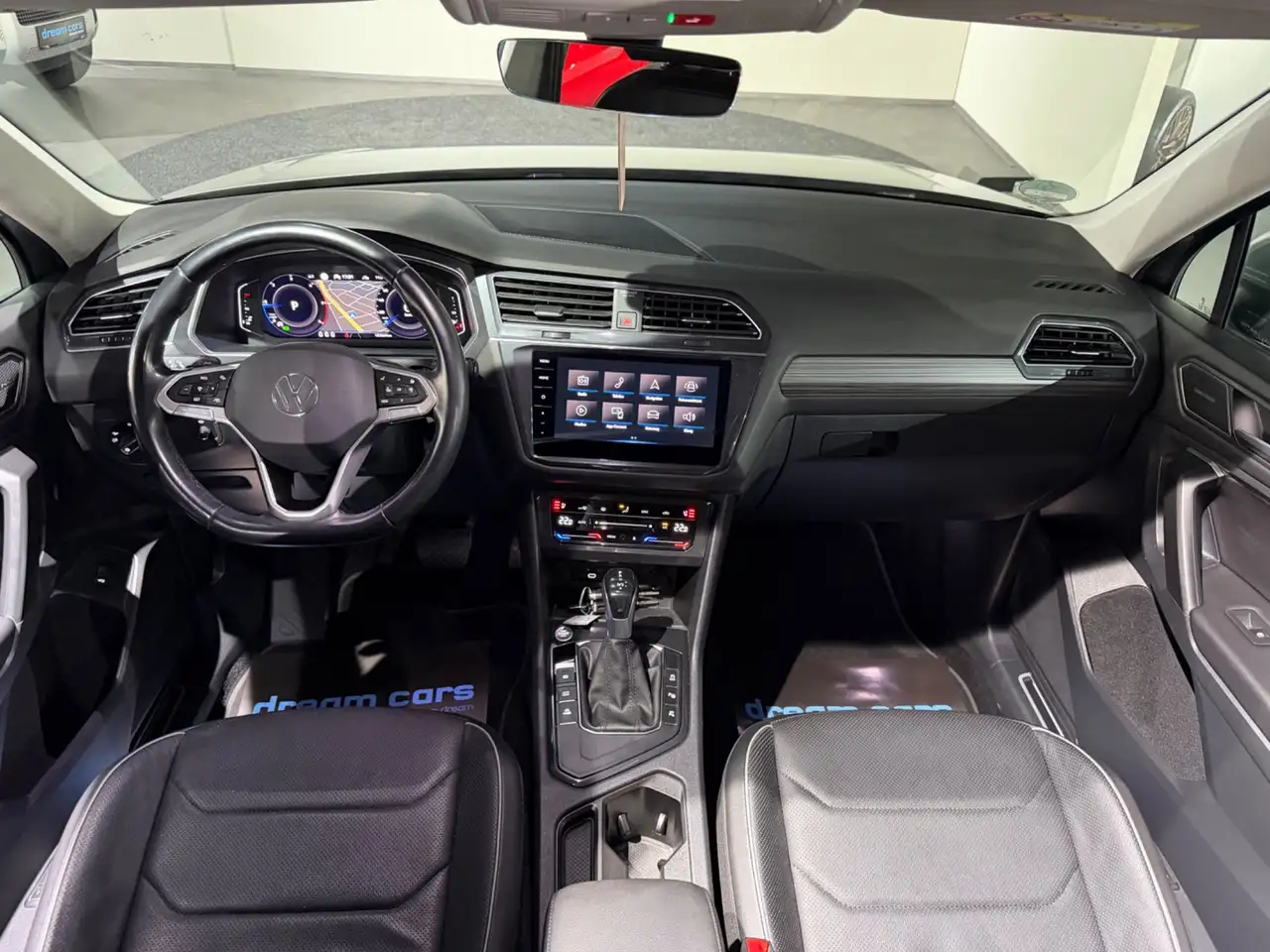 Volkswagen Tiguan Allspace 2,0 TDI SCR DSG Life / PANO / LEDER / Head Up Bild 19