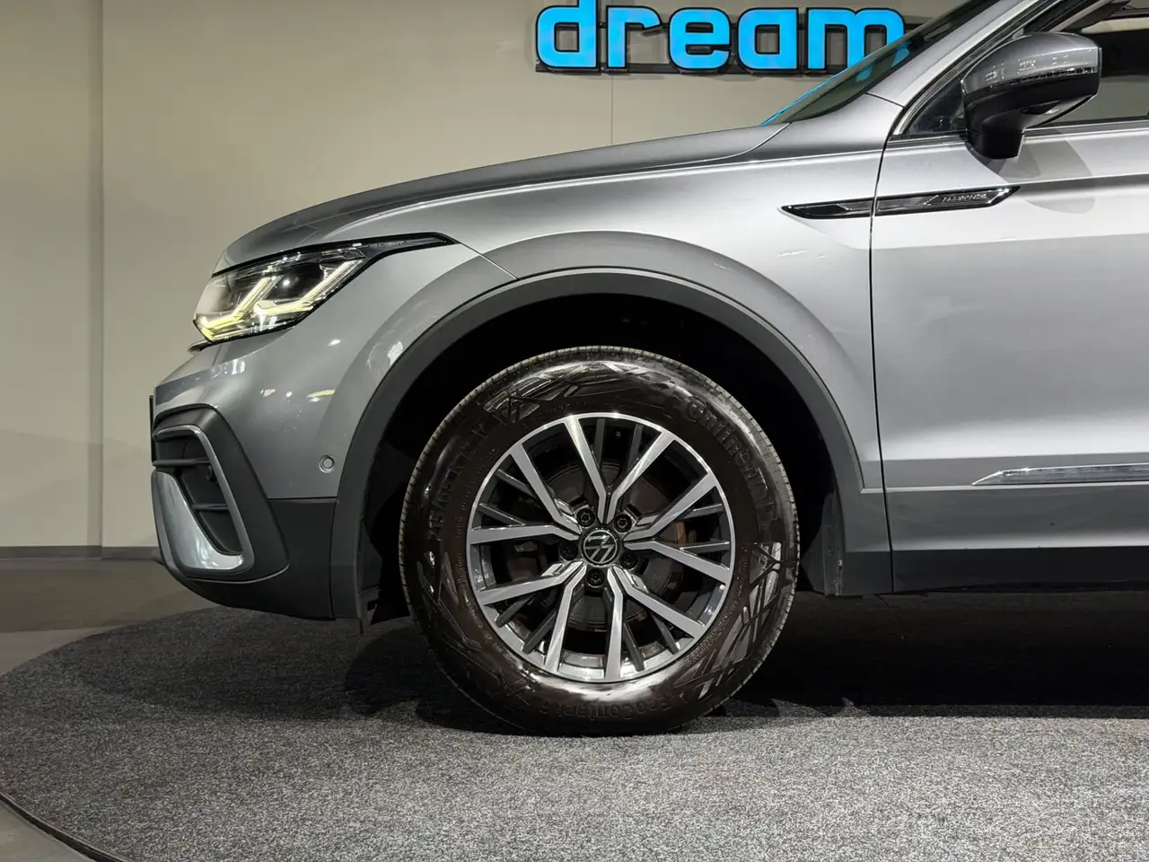 Volkswagen Tiguan Allspace 2,0 TDI SCR DSG Life / PANO / LEDER / Head Up Bild 18