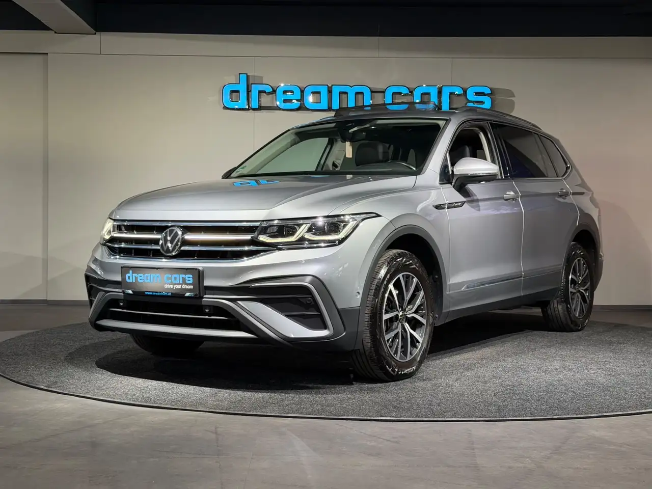 Volkswagen Tiguan Allspace 2,0 TDI SCR DSG Life / PANO / LEDER / Head Up Bild 6