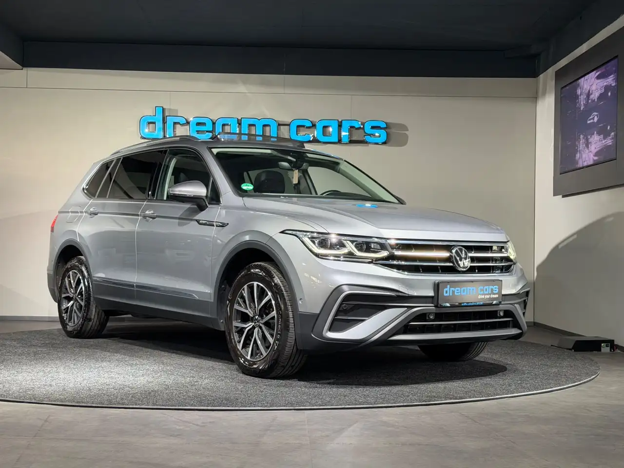 Volkswagen Tiguan Allspace 2,0 TDI SCR DSG Life / PANO / LEDER / Head Up Bild 5