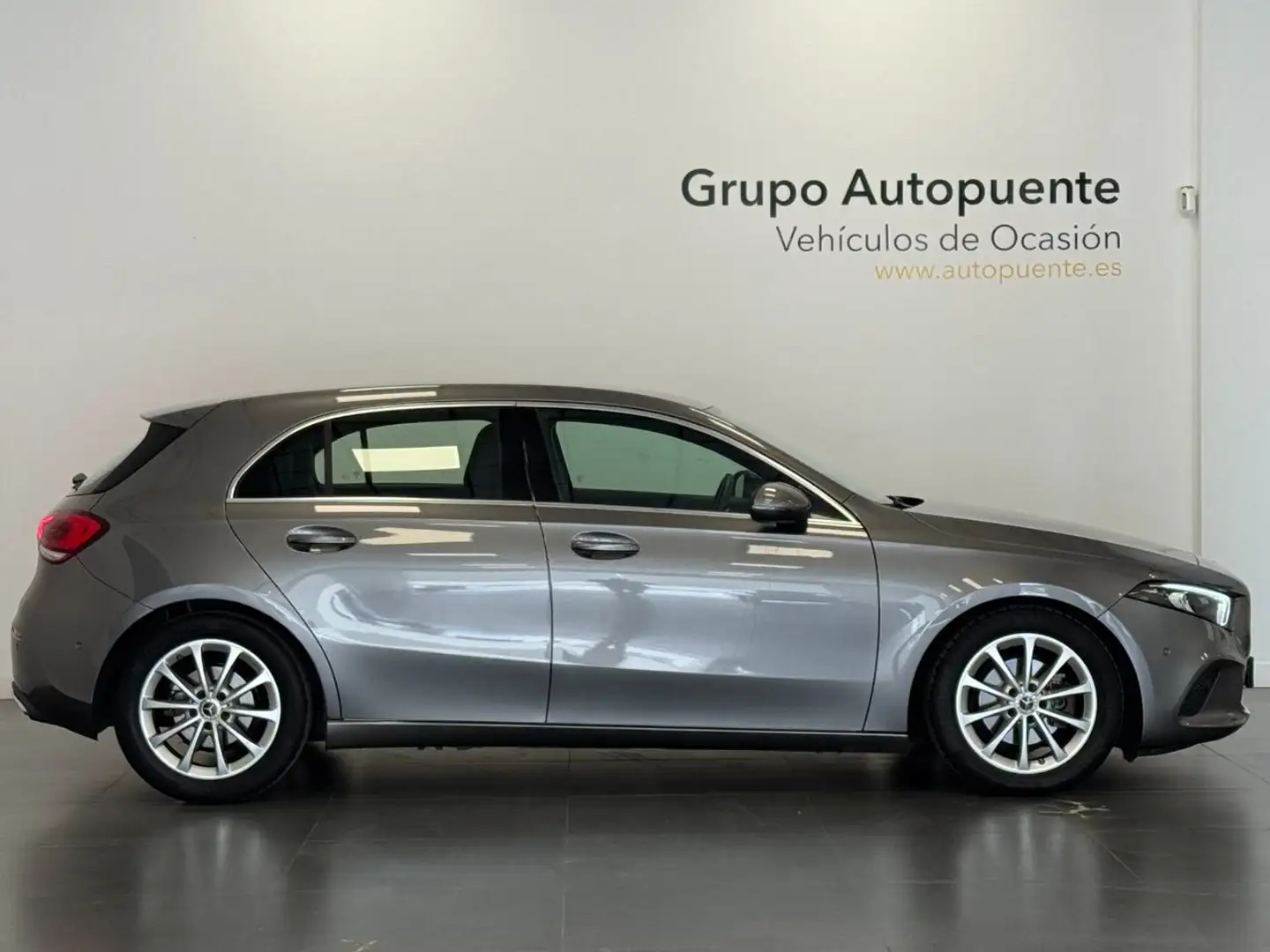 Mercedes-Benz A 160 URBAN Gris - 2