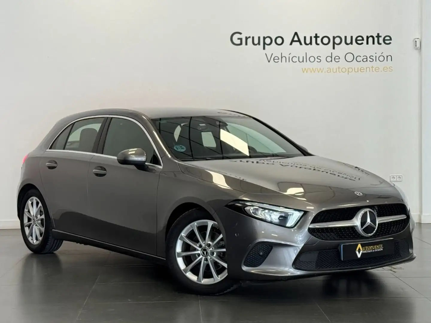 Mercedes-Benz A 160 URBAN Gris - 1