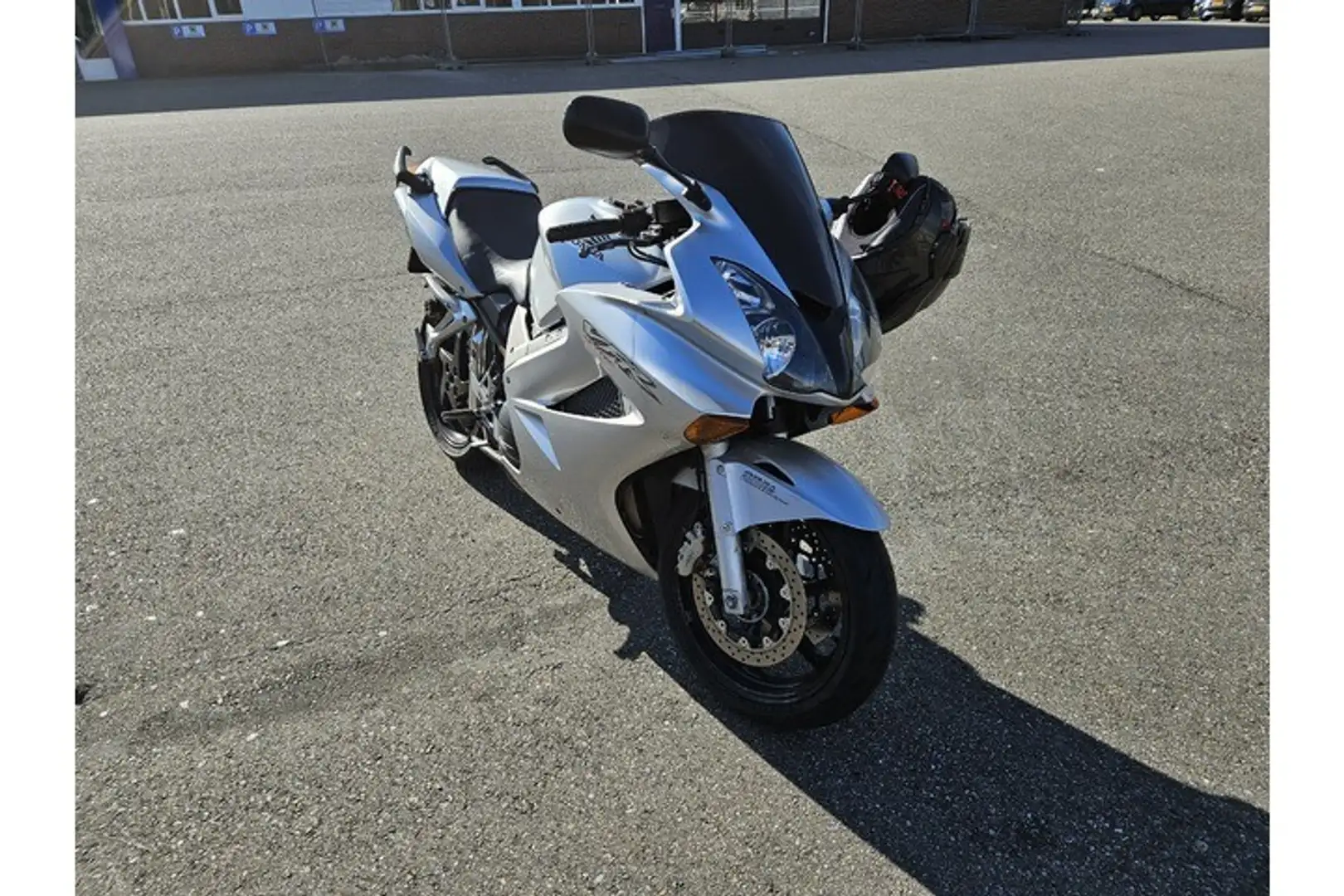 Honda VFR 800 v-Tec Stříbrná - 1