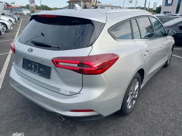 Ford Focus view 4