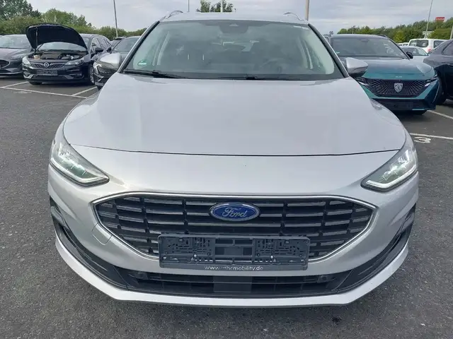 Ford Focus view 3