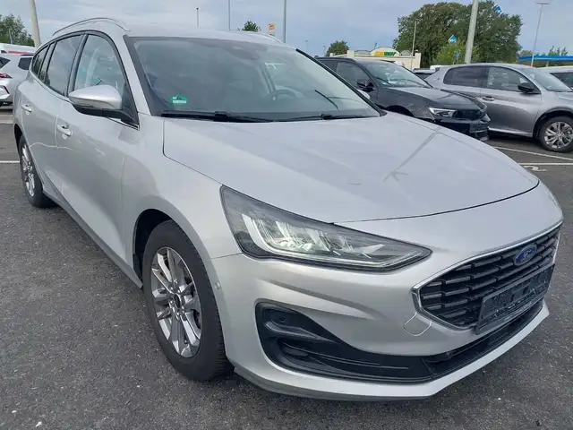 Ford Focus view 2