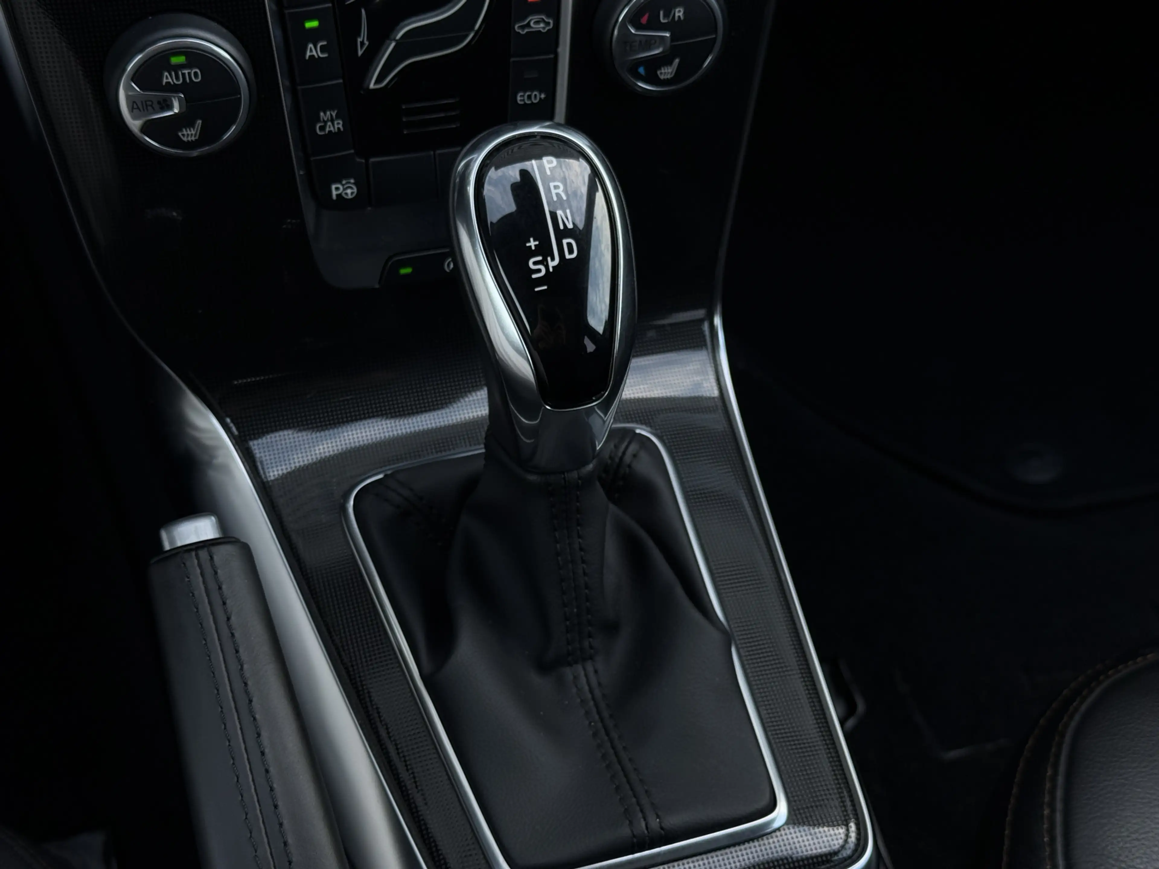 Volvo V40 Cross Country 1.5 T3 Polar+ Luxury Automaat Panoramadak. — photo 21