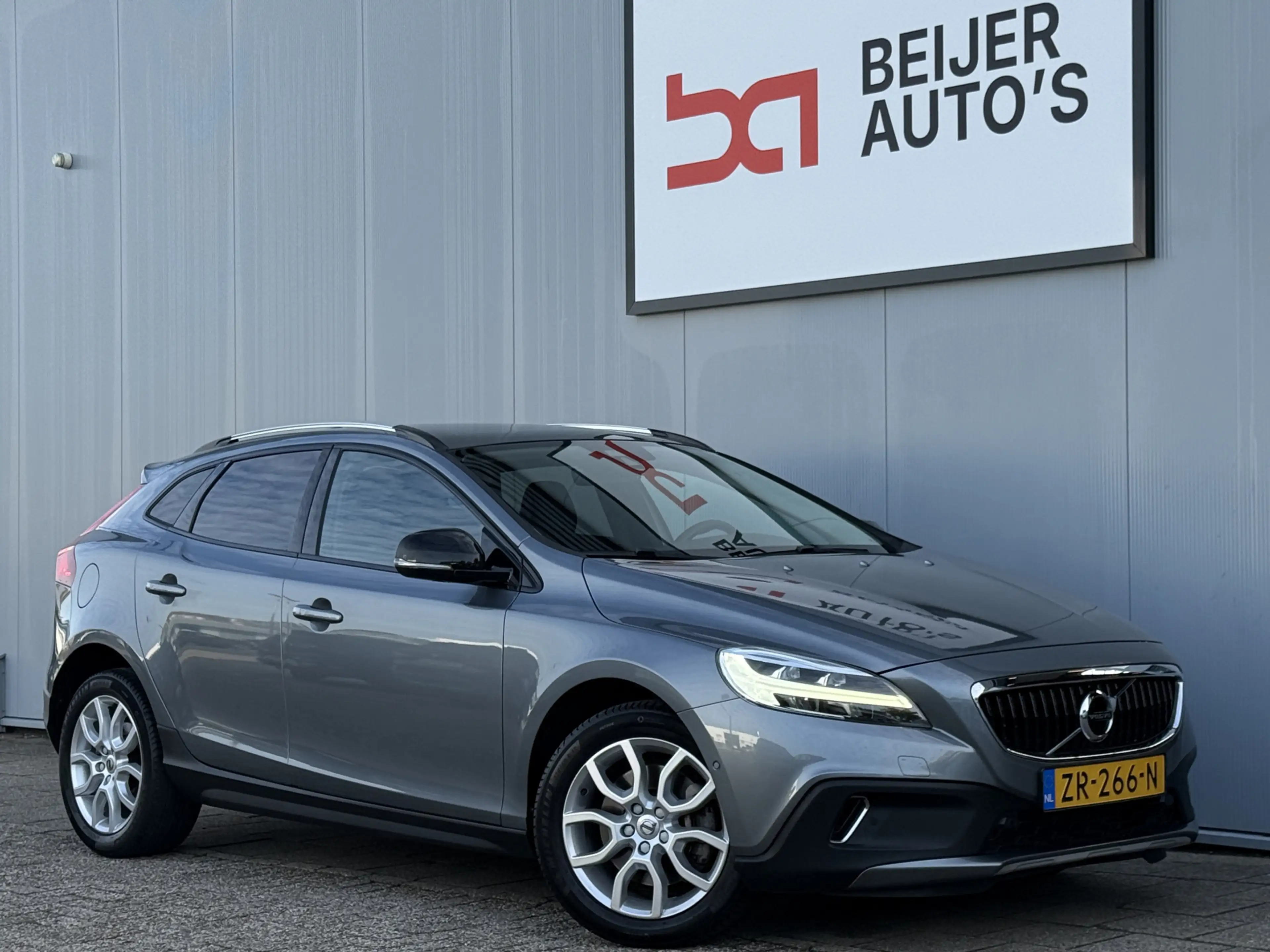 Volvo V40 Cross Country 1.5 T3 Polar+ Luxury Automaat Panoramadak. — photo 5