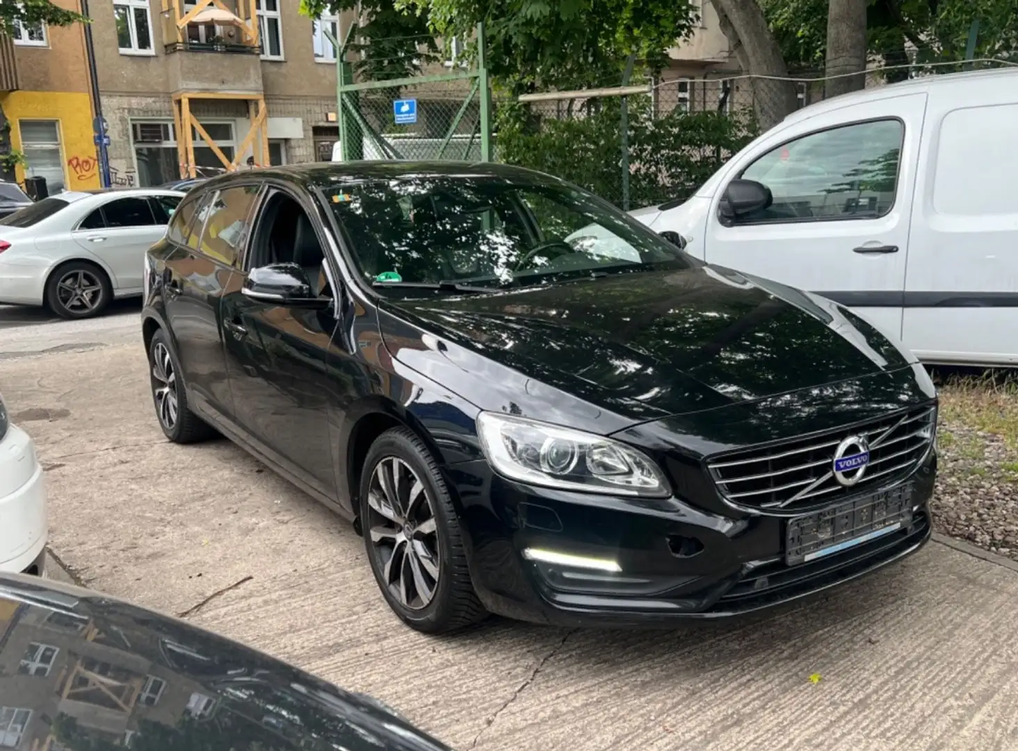 Volvo V60 V60 D3 Kombi Linje Svart Automatik Leder Navi 2018 Schwarz - 2