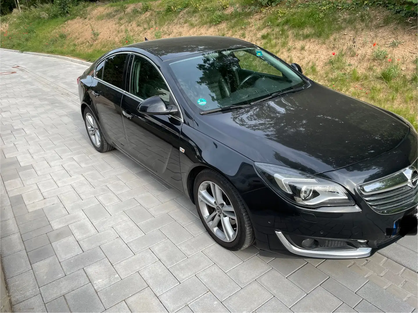 Opel Insignia Innovation Schwarz - 1