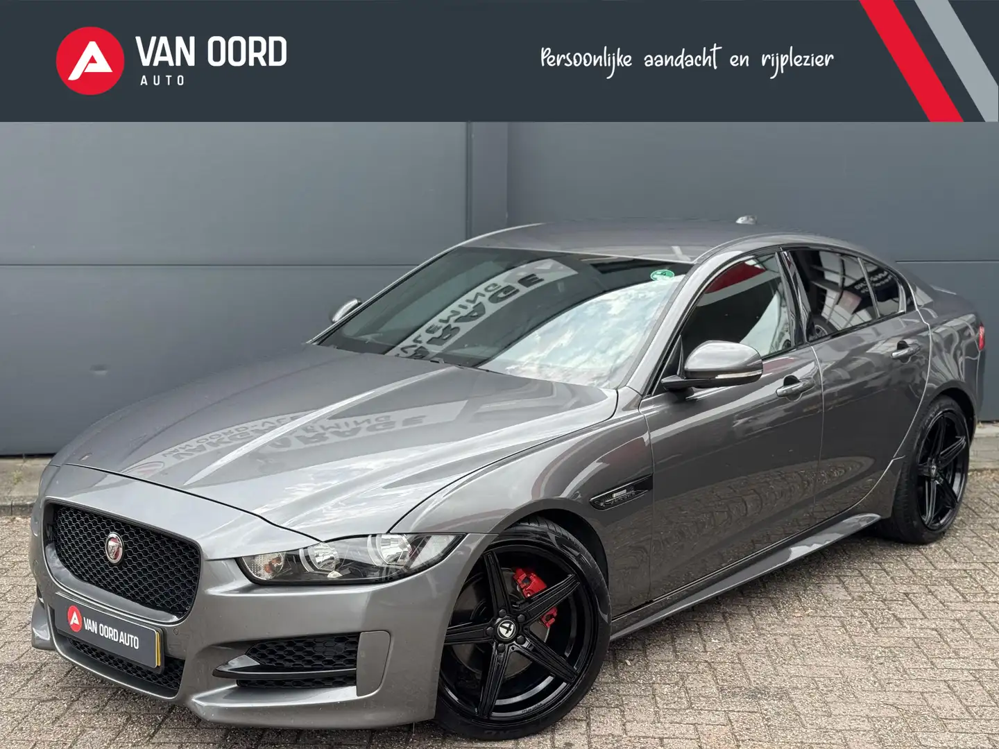 Jaguar XE 2.0 Portfolio R / Full Option / Camera / PDC / NAV Szürke - 1
