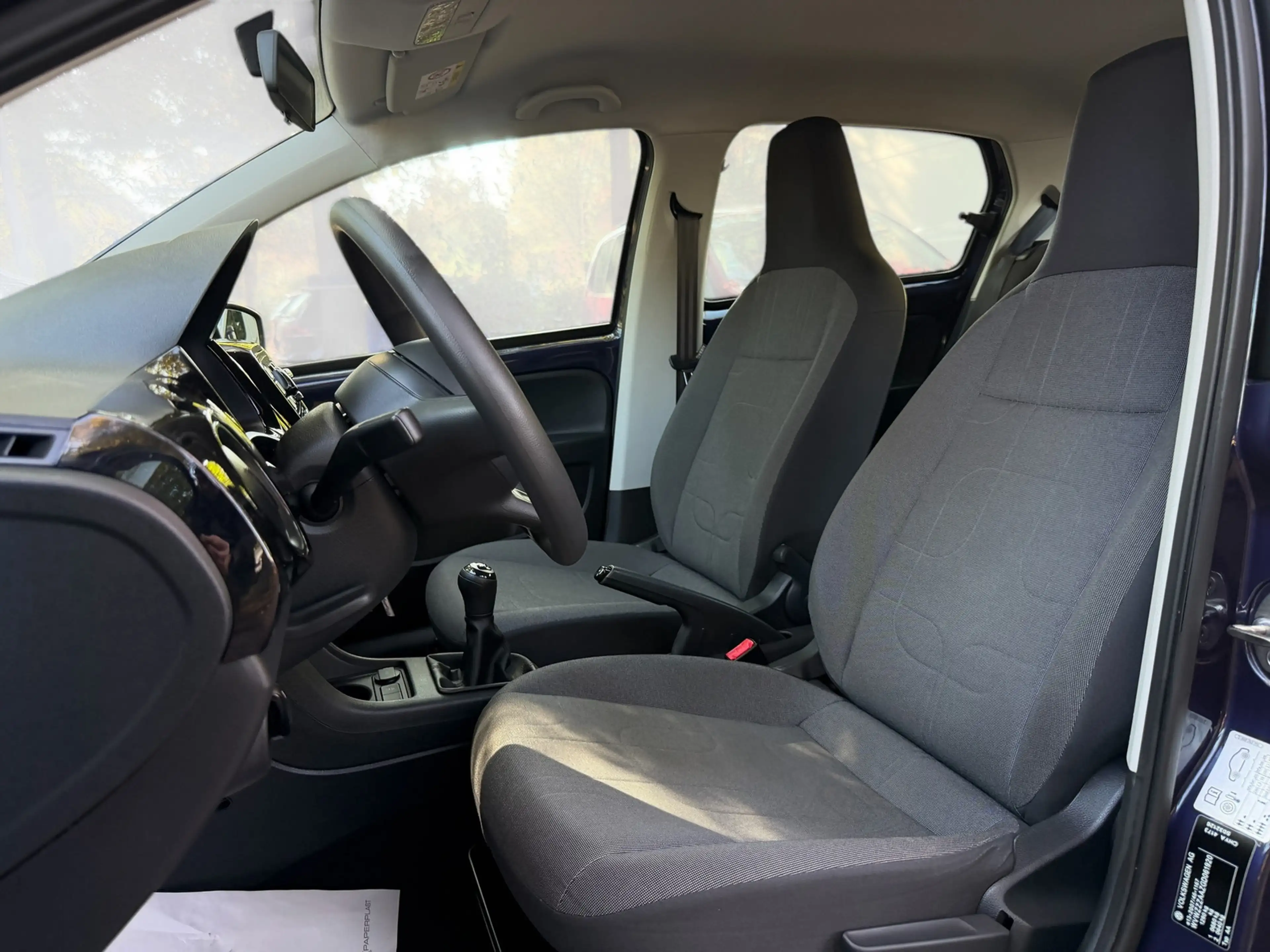 Volkswagen up! up! move *Klima*Tüv Neu* — photo 2