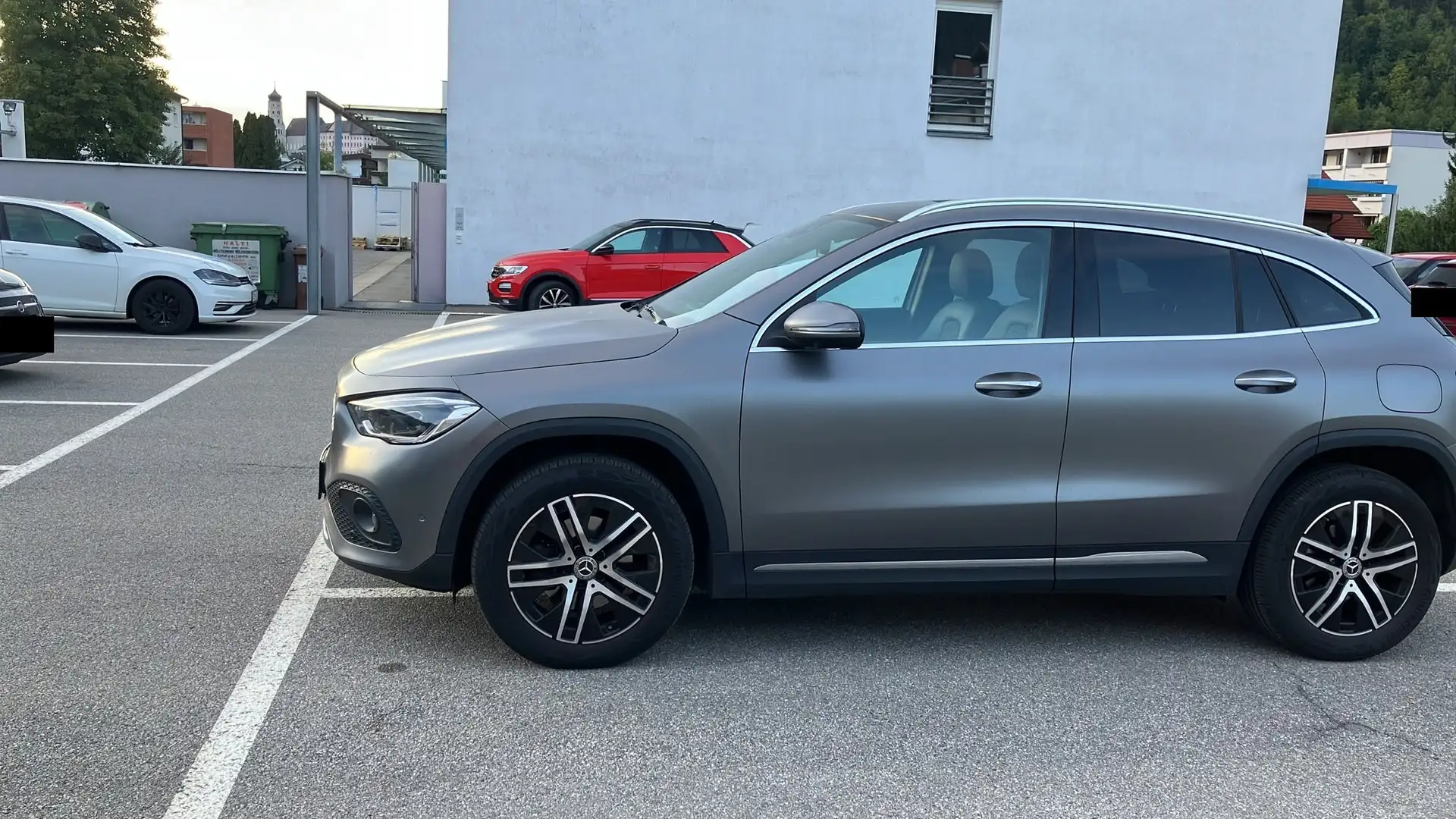 Mercedes-Benz GLA 200 GLA 200 d Aut. Grau - 2