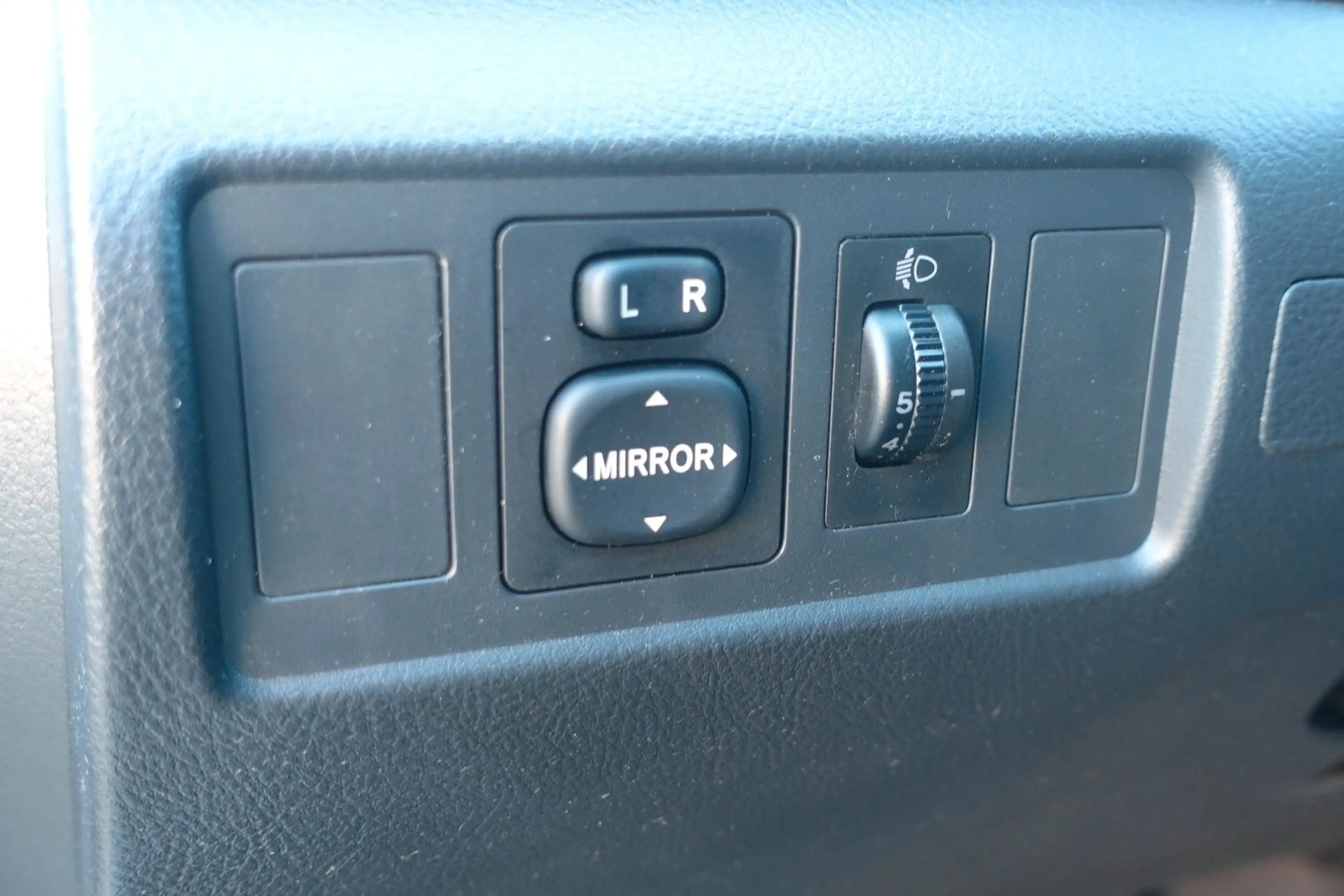Toyota Corolla Verso 2.2 D-CAT Sol*7-SITZE*AHK* — photo 10