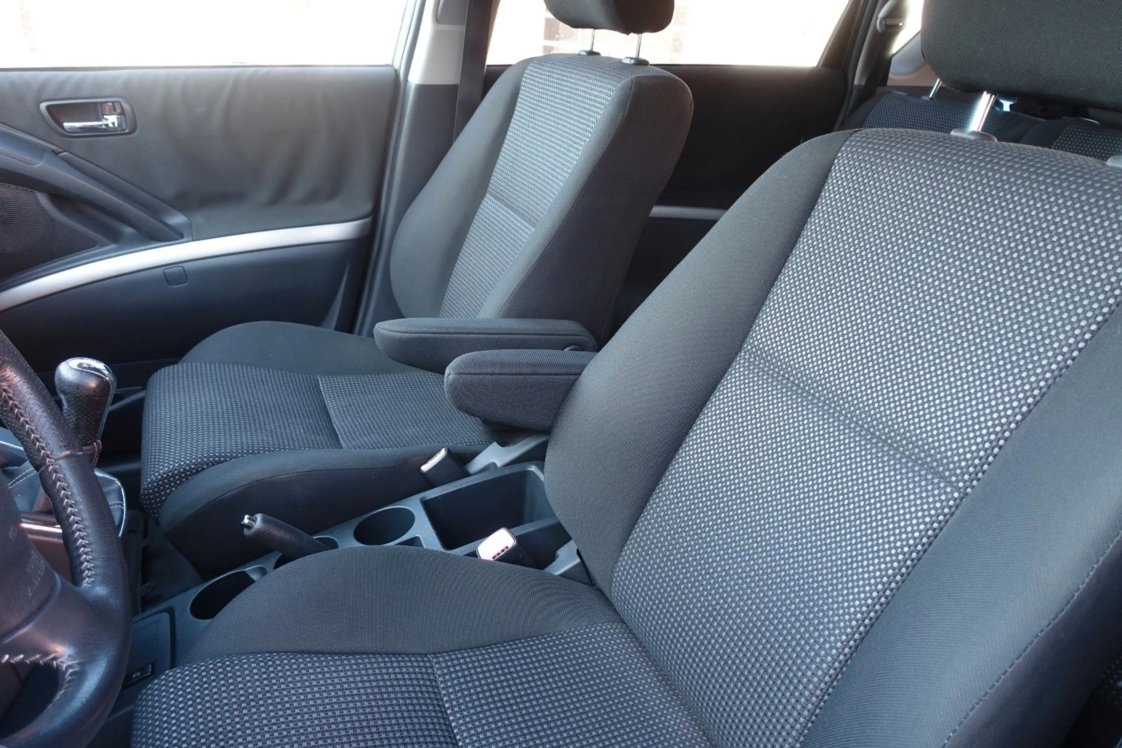 Toyota Corolla Verso 2.2 D-CAT Sol*7-SITZE*AHK* — photo 9