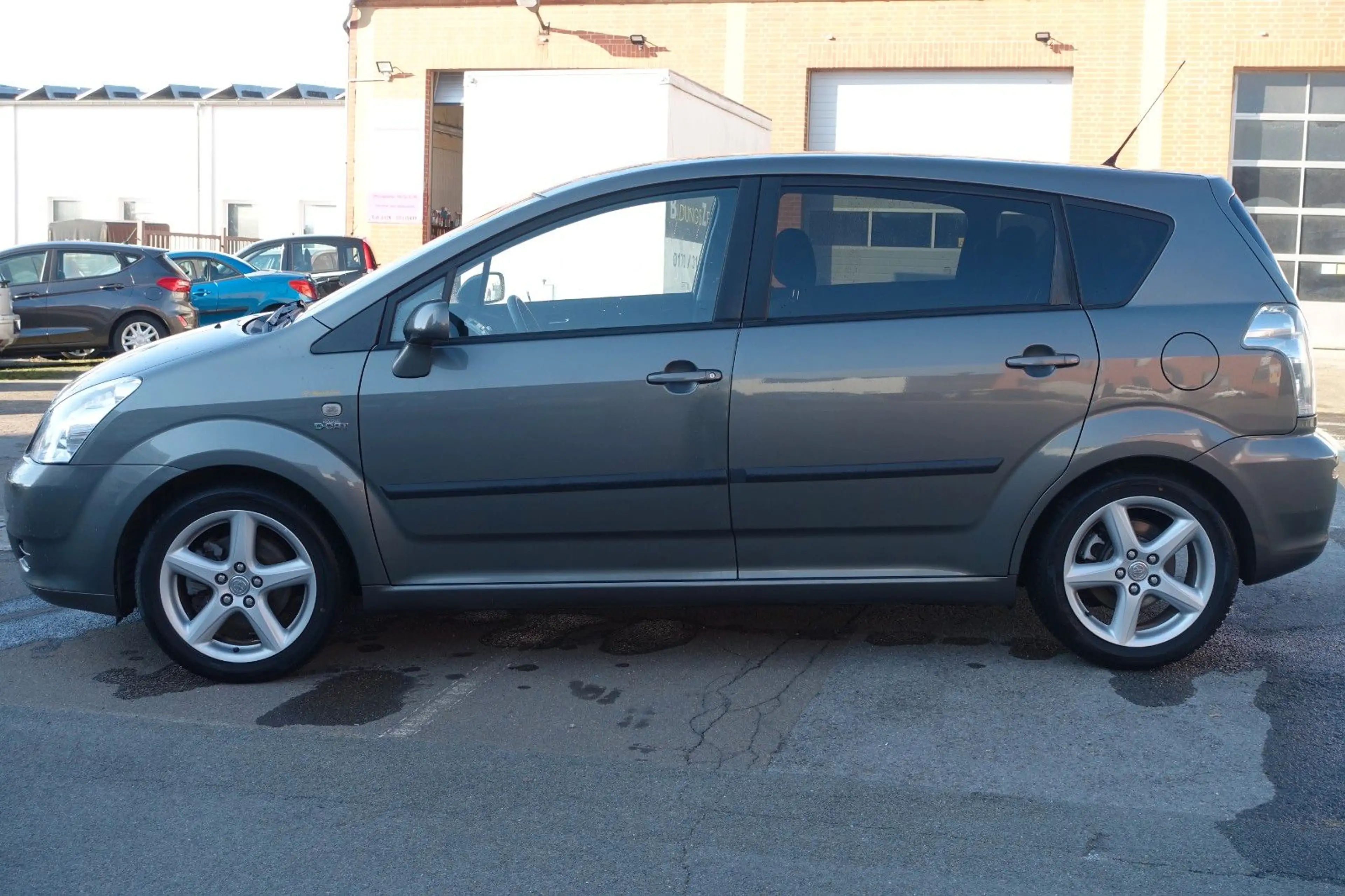 Toyota Corolla Verso 2.2 D-CAT Sol*7-SITZE*AHK* — photo 6
