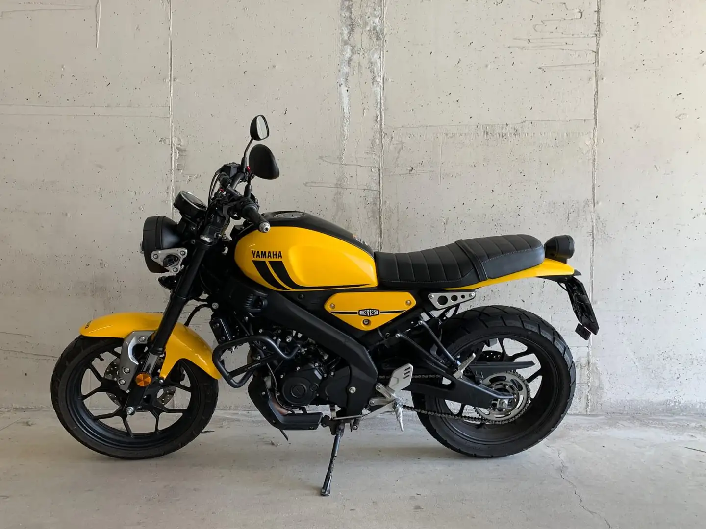 Yamaha XSR 125 Jaune - 2
