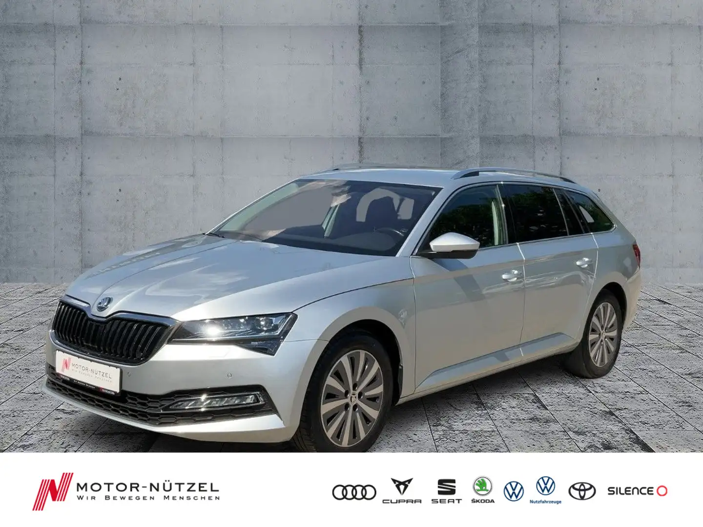 Skoda Superb Combi 2.0 TDI DSG STYLE MATRIX+NAVI+AHK Silber - 1