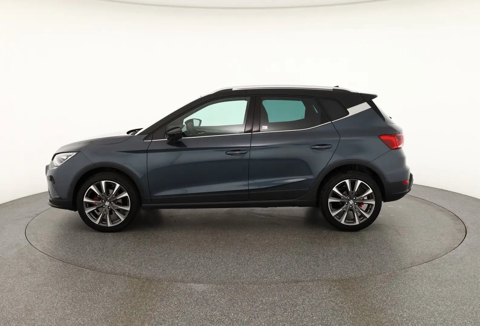 SEAT Arona FR 1.0 TSI DSG LED ACC Kamera Sitzheizung Grau - 2