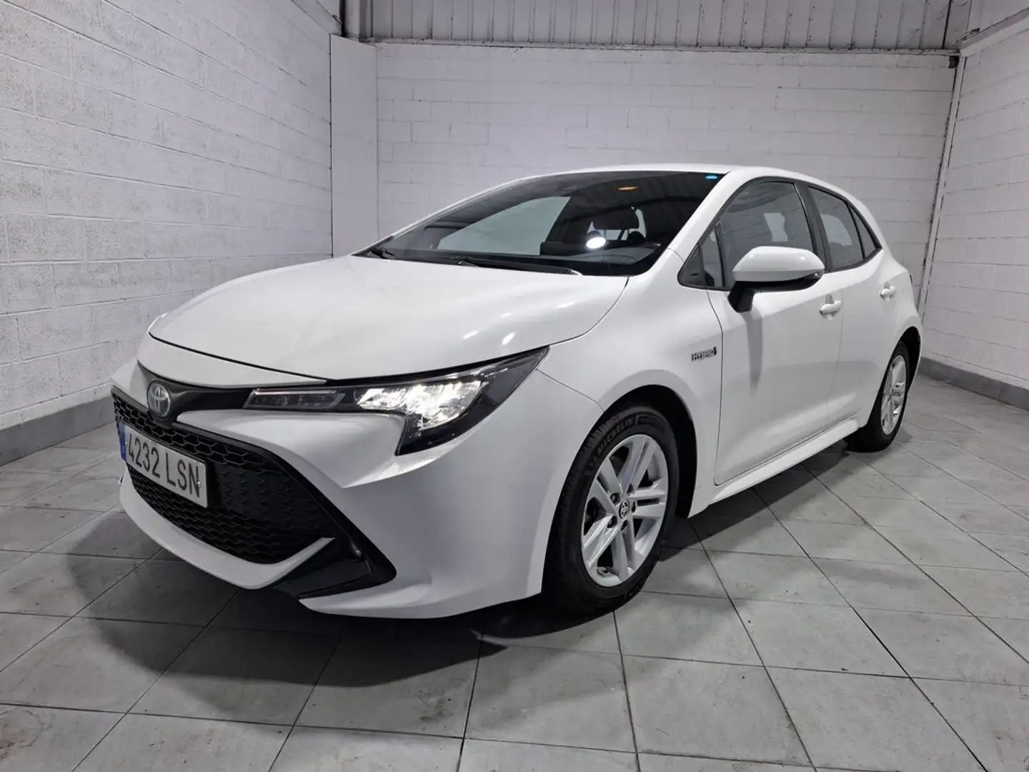 Toyota Corolla 1.8 125H ACTIVE TECH E-CVT Blanco - 1