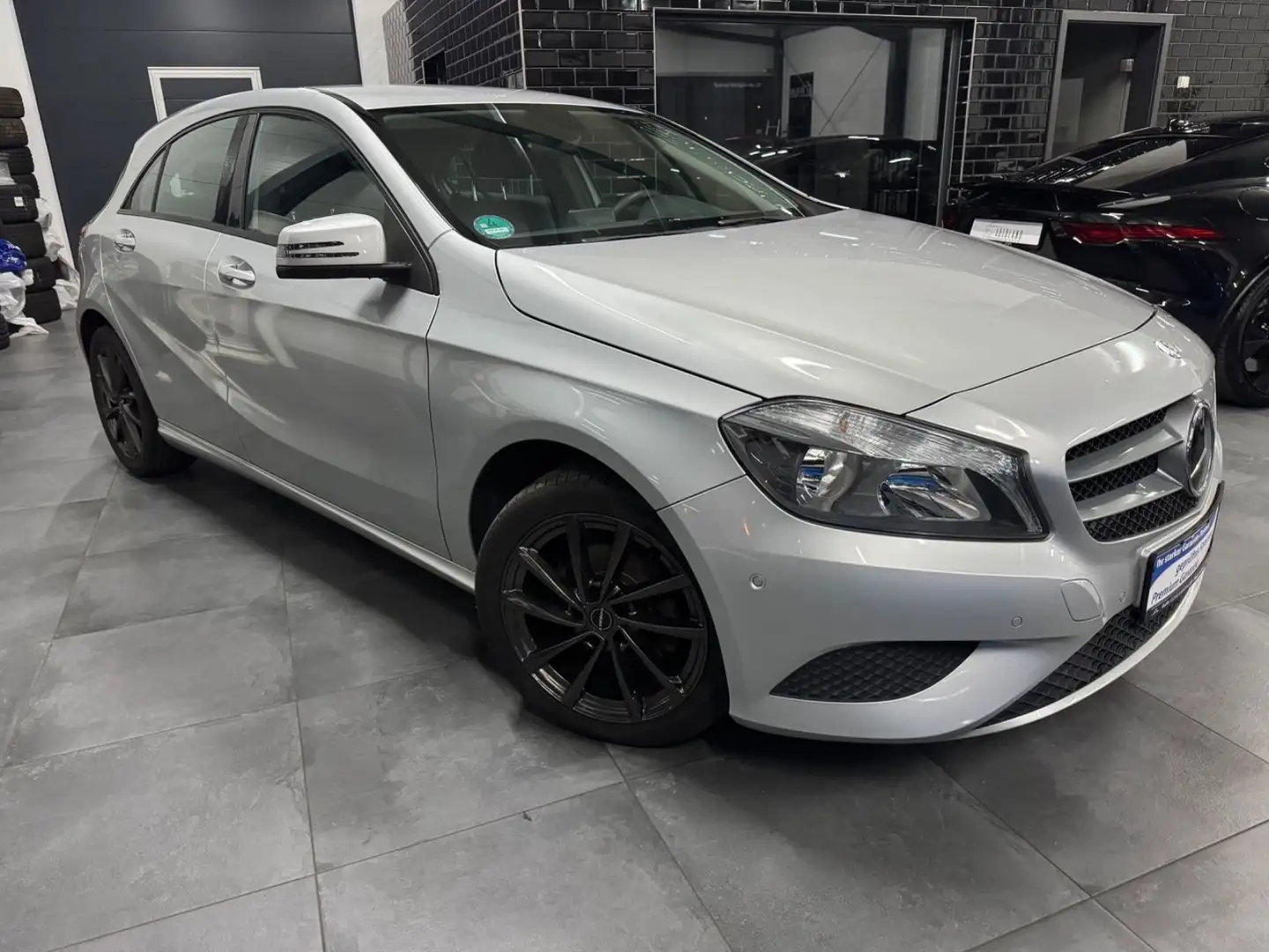 Mercedes-Benz A 180 A -Klasse A 180 CDI / d BlueEfficiency Silber - 1