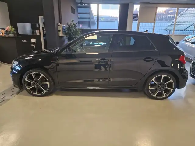 Audi A1 view 4