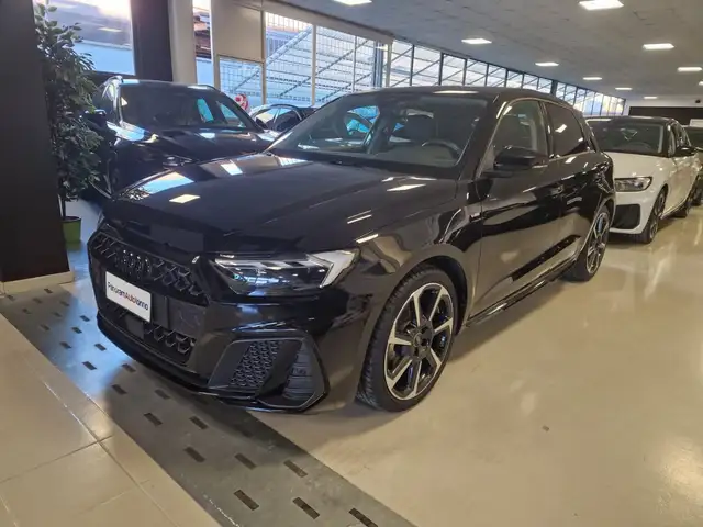 Audi A1 view 3