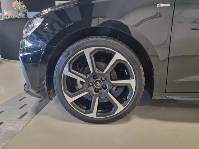 Audi A1 view 9